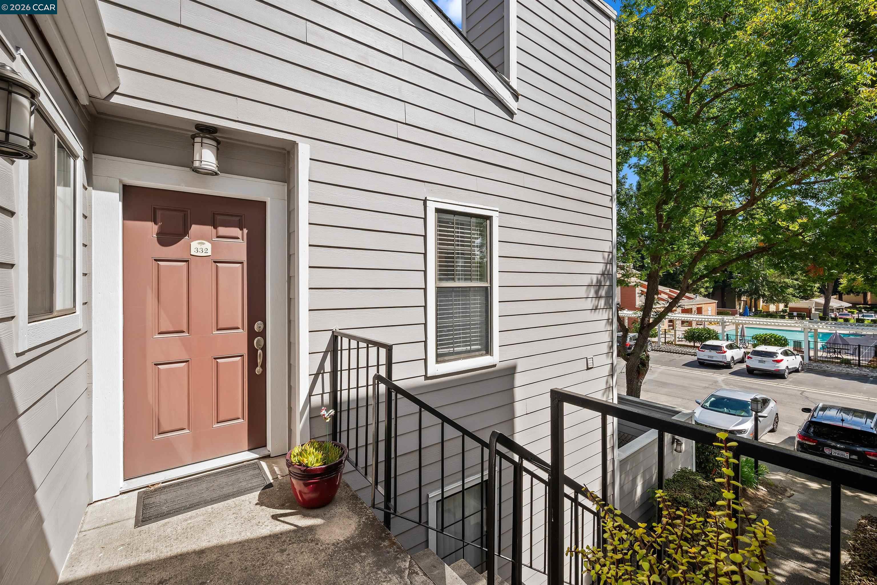 332 Eastridge Dr