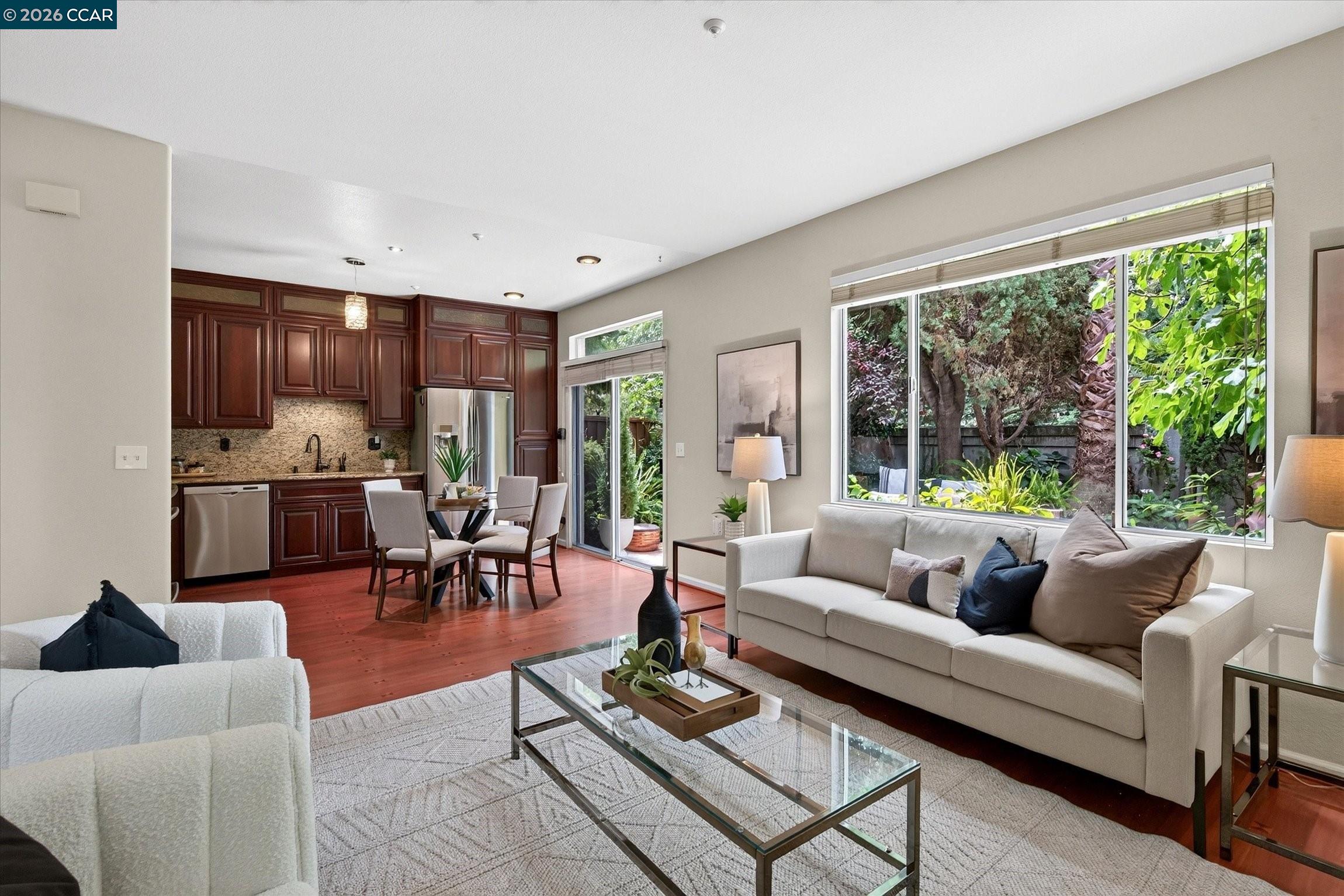 15 Creekside Dr