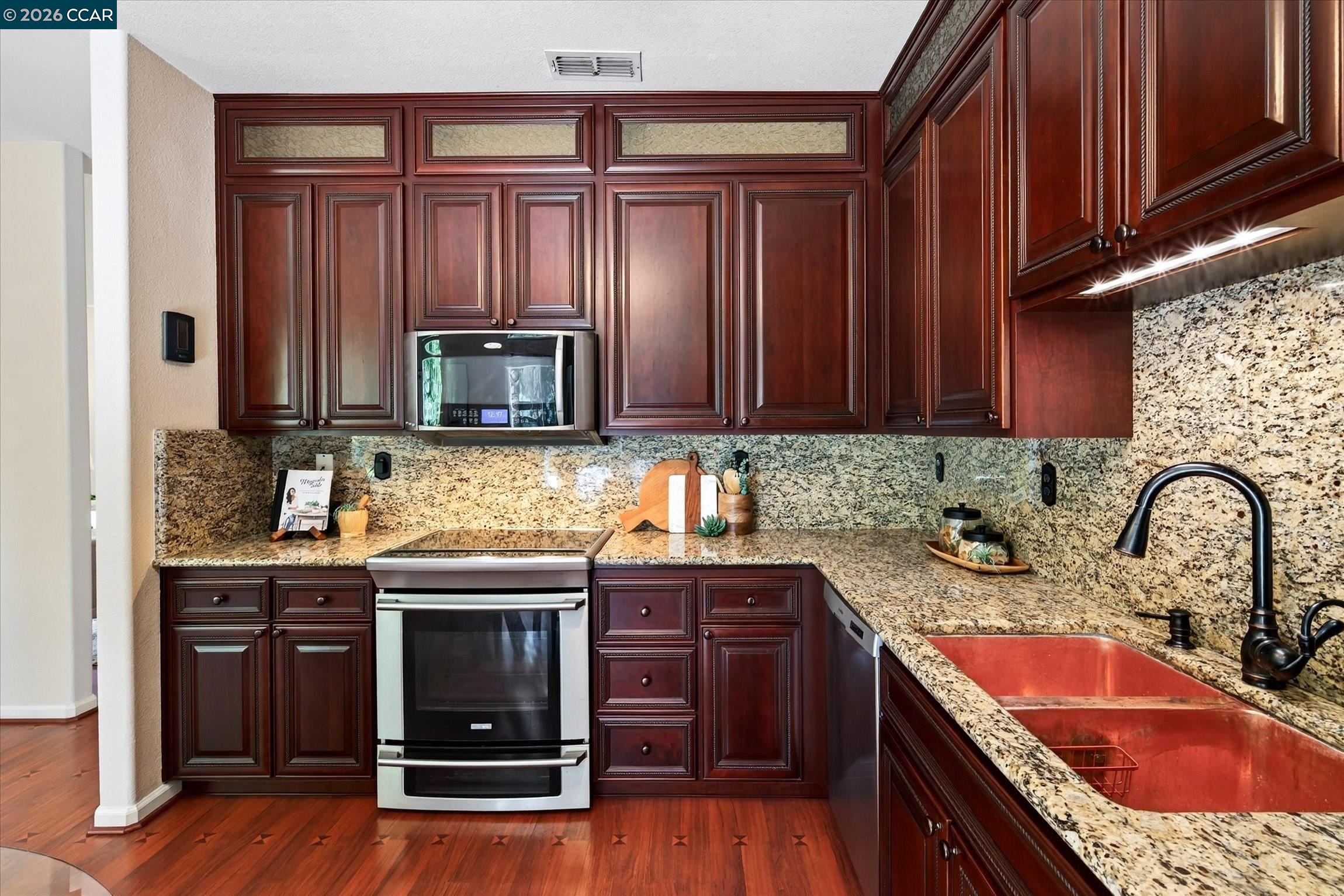 15 Creekside Dr