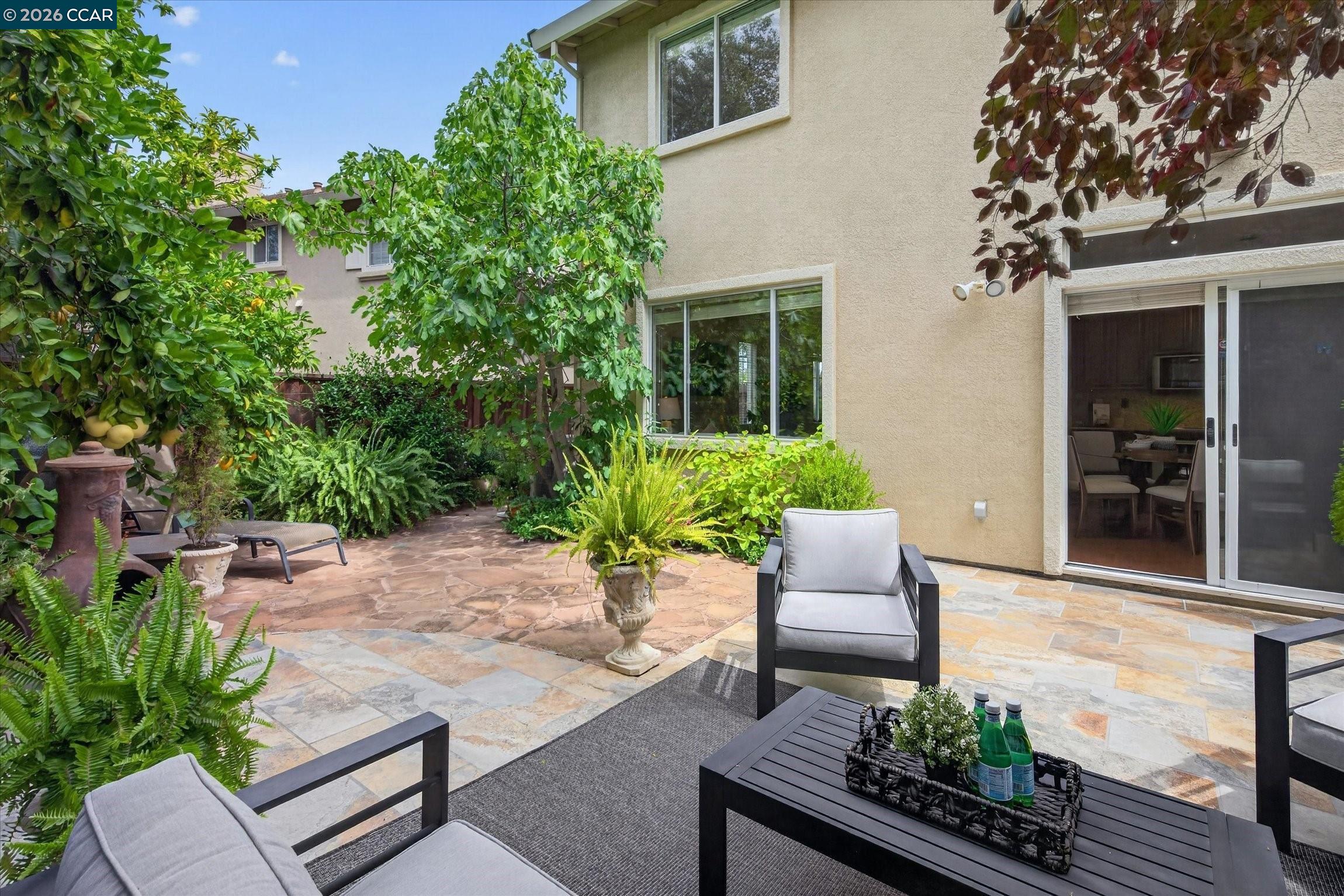 15 Creekside Dr