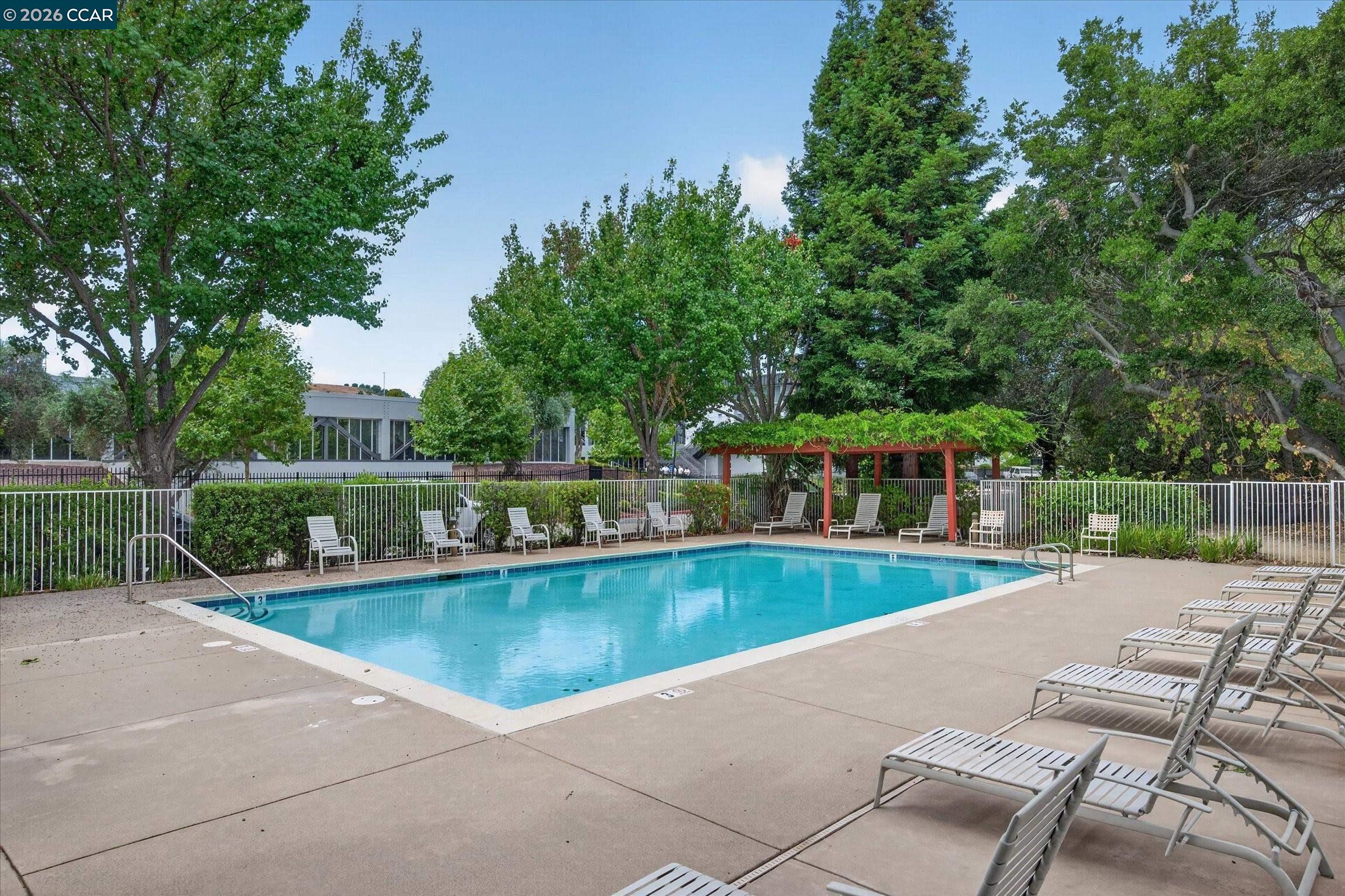 15 Creekside Dr