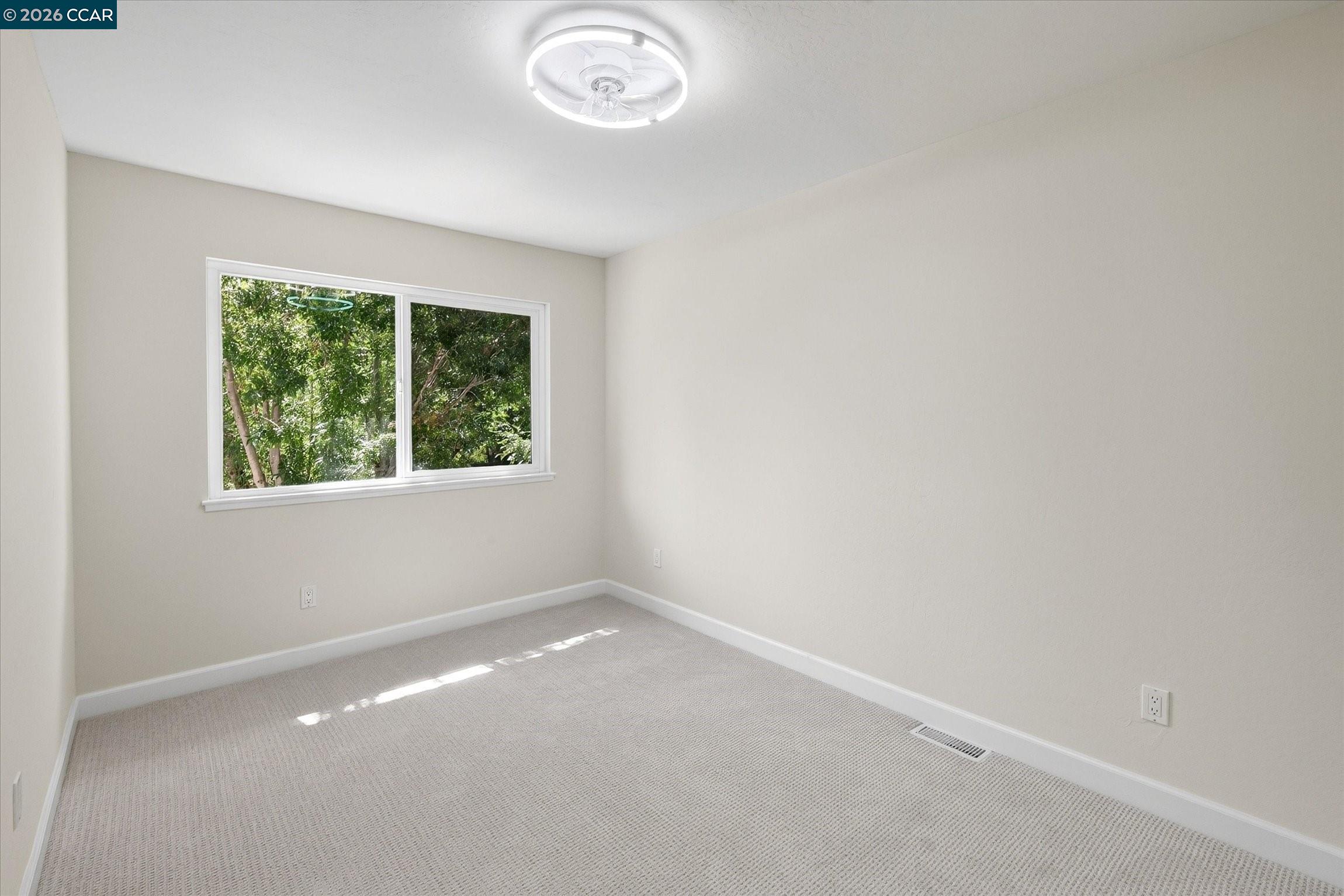 584 Mission Pl