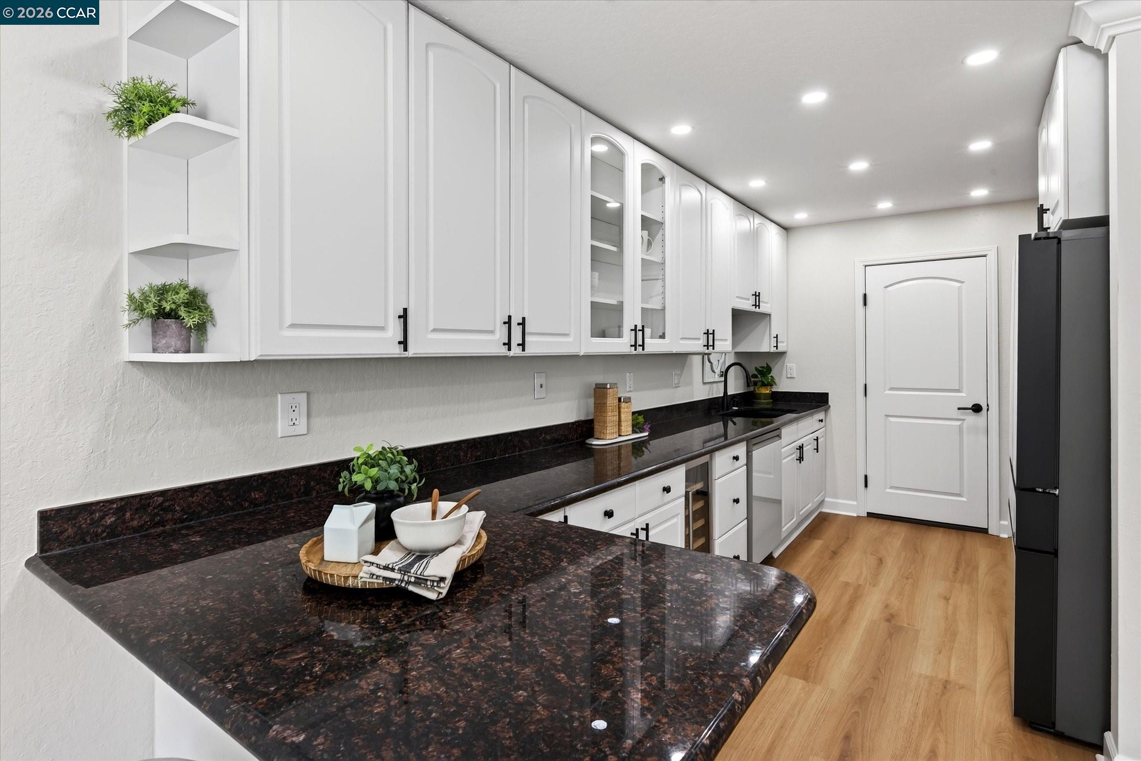 584 Mission Pl