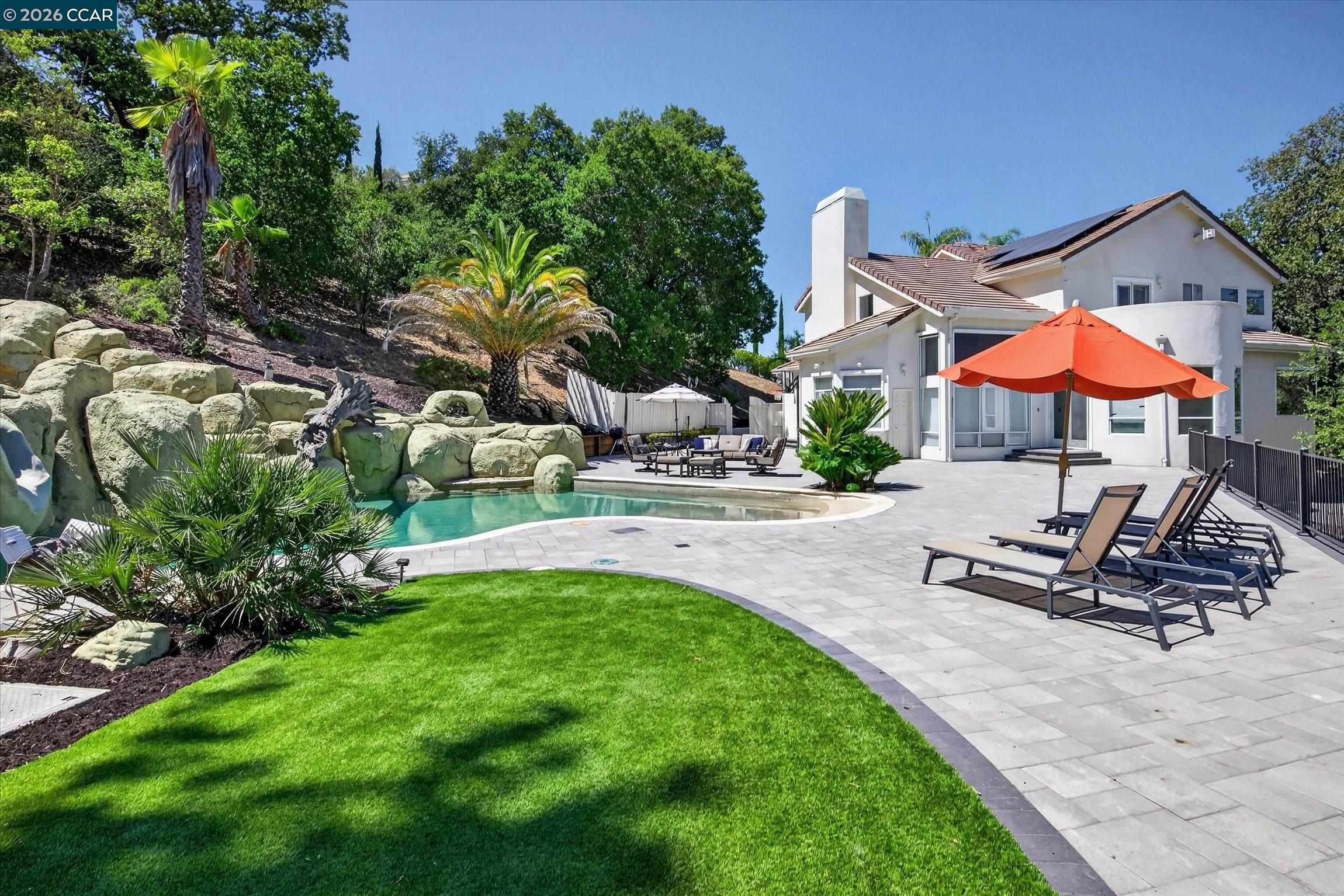 73 Blackhawk Club Ct