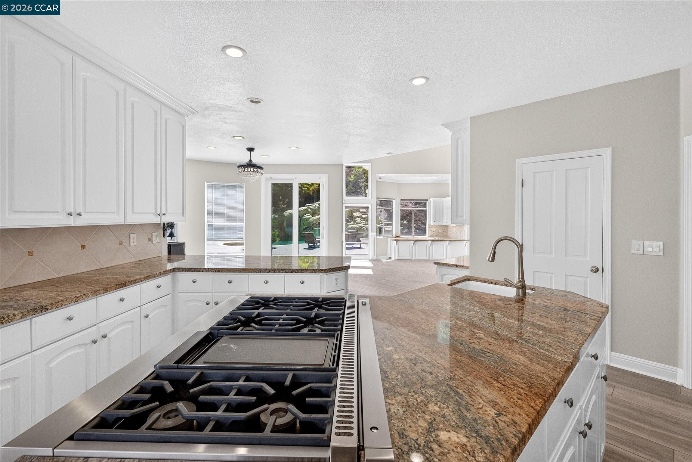 73 Blackhawk Club Ct