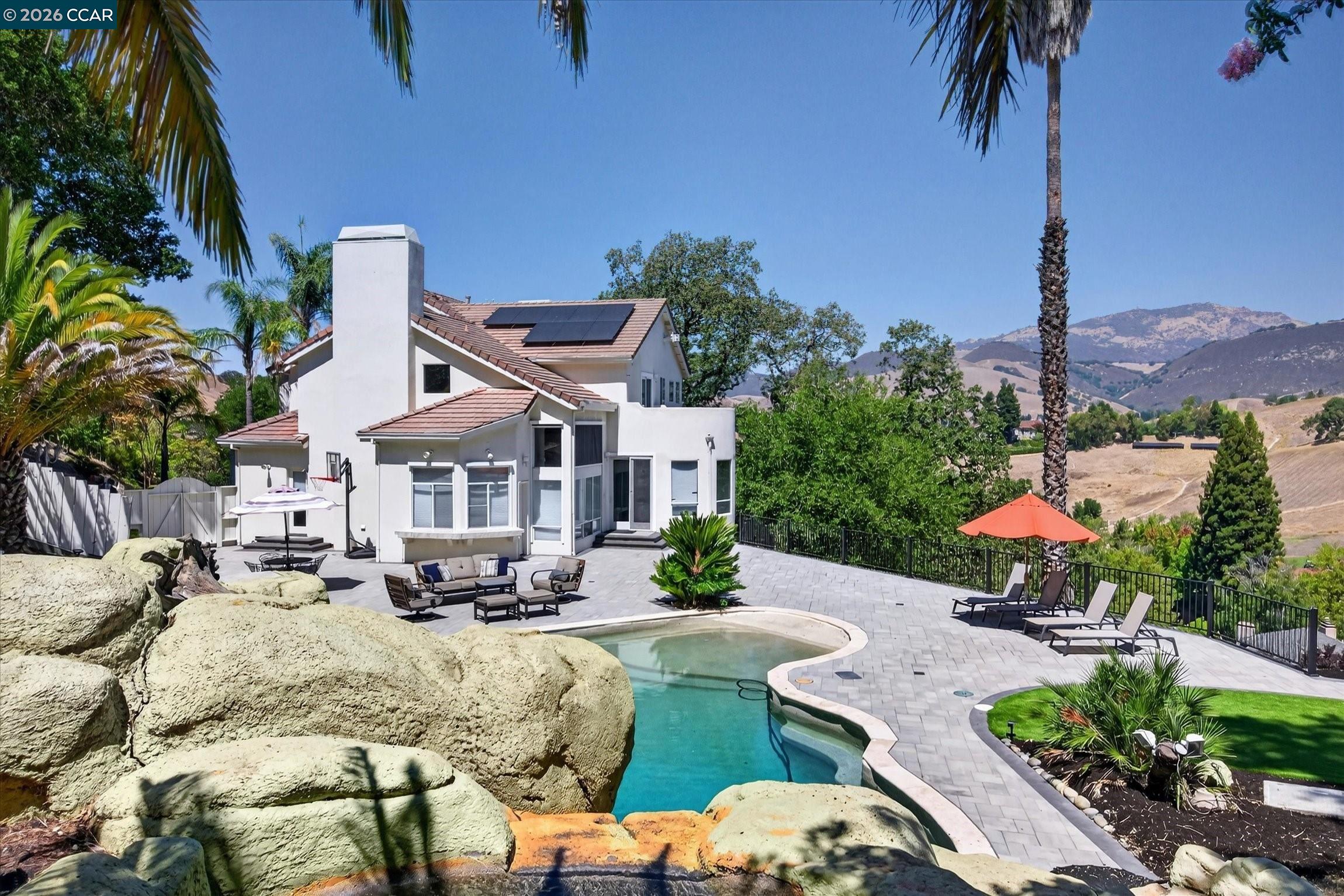 73 Blackhawk Club Ct