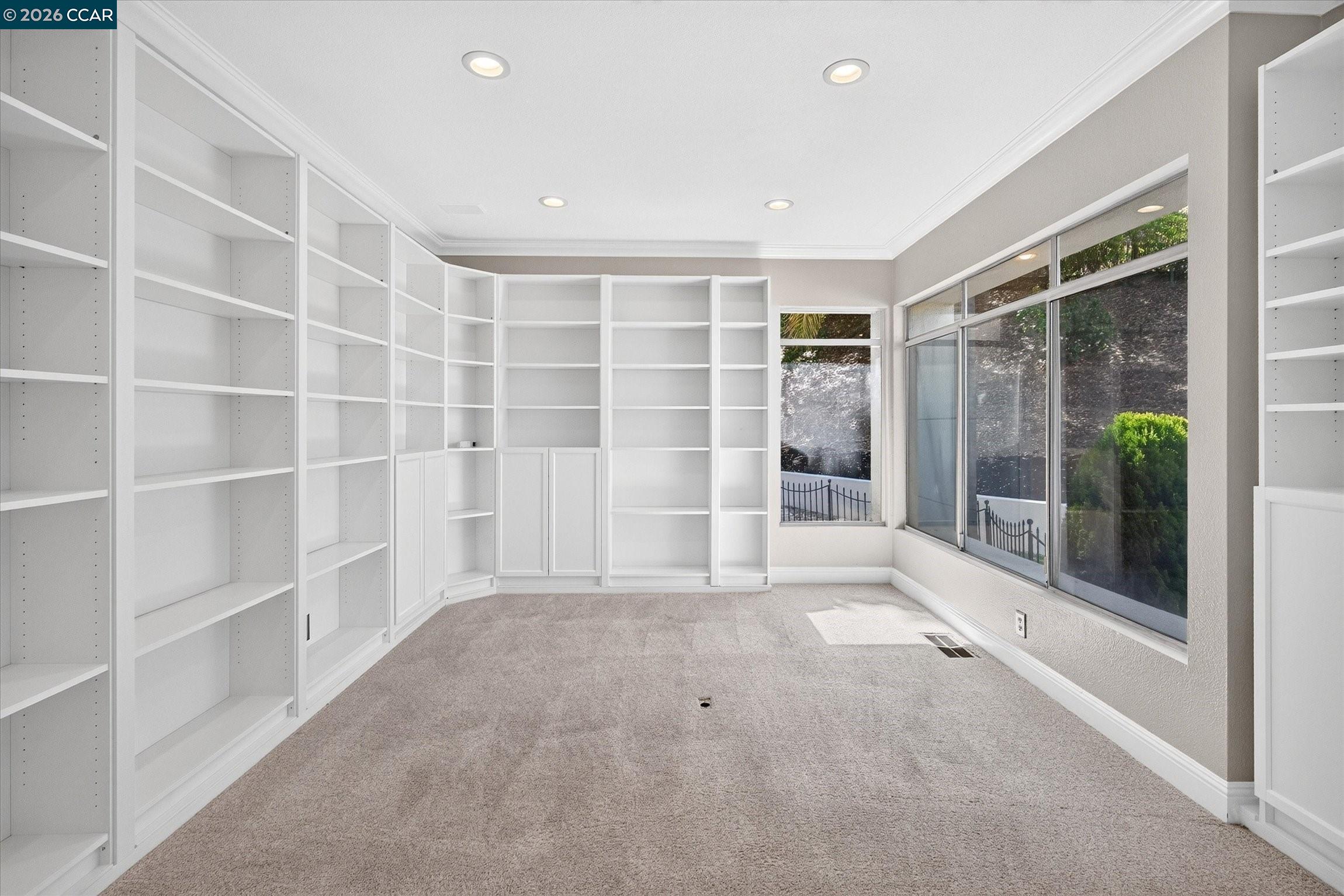 73 Blackhawk Club Ct