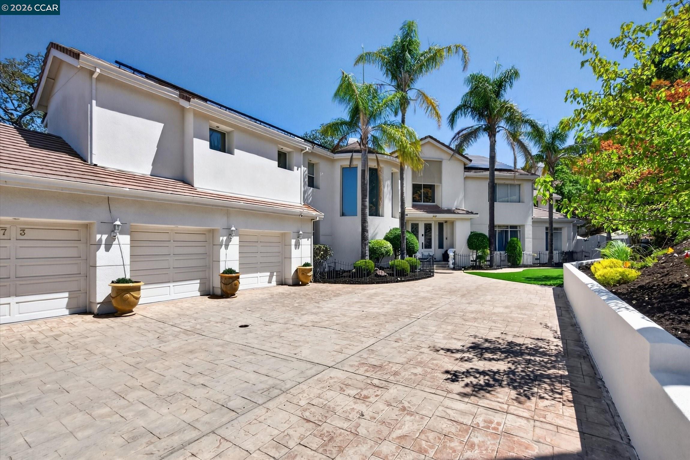 73 Blackhawk Club Ct