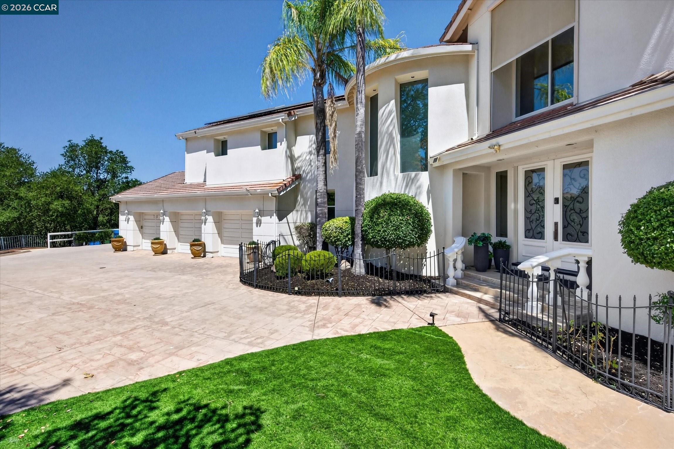 73 Blackhawk Club Ct