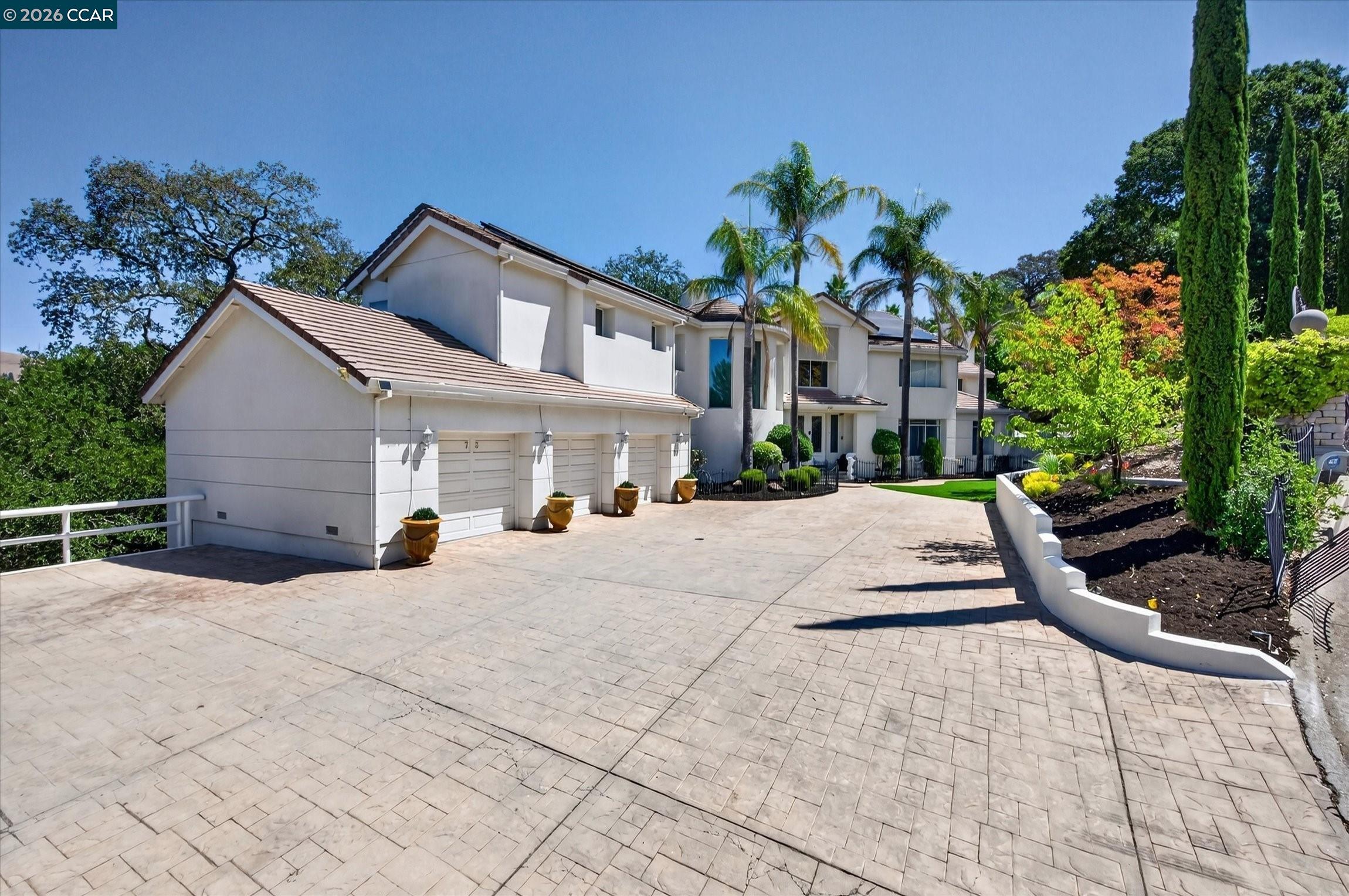 73 Blackhawk Club Ct