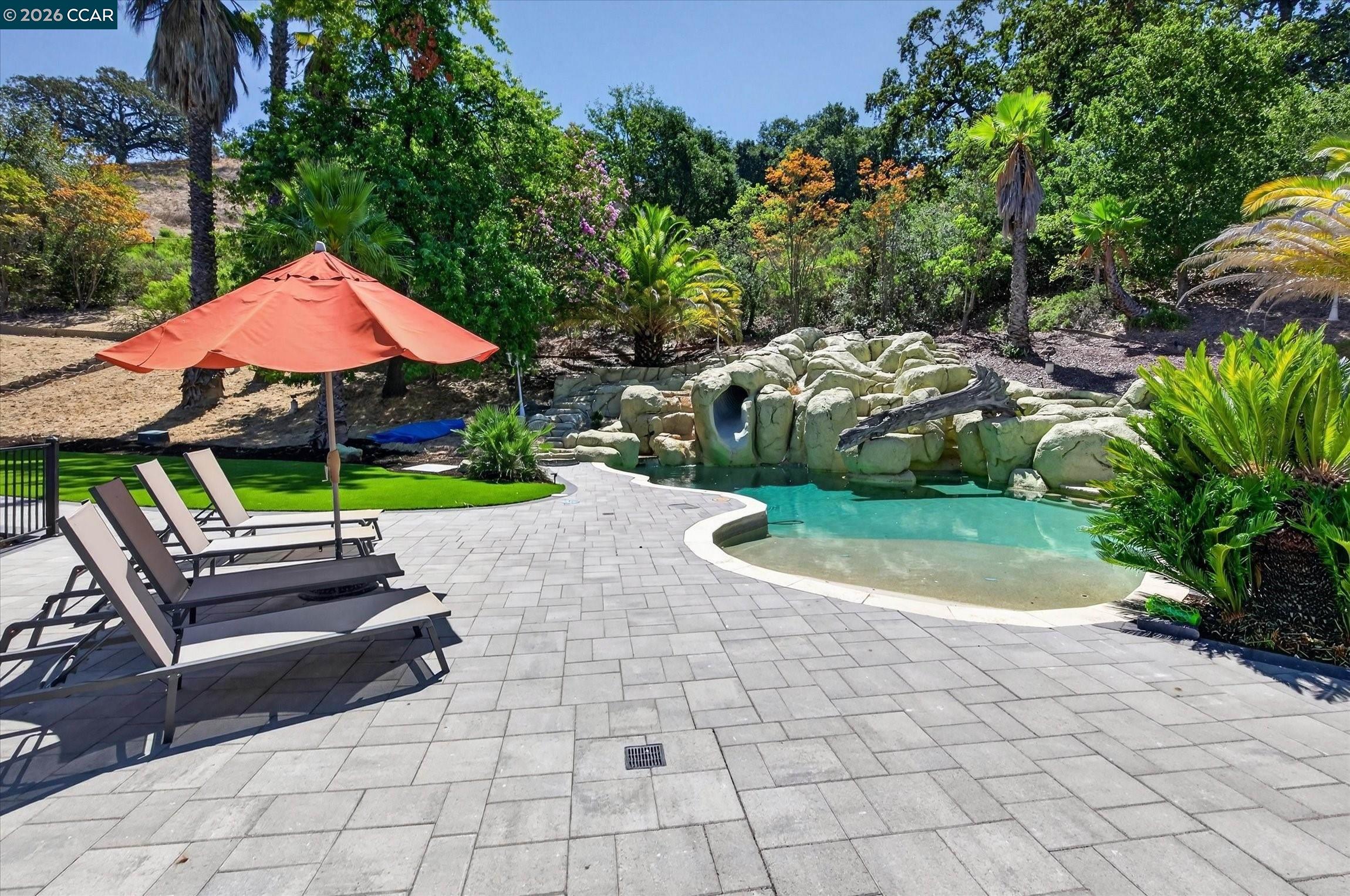 73 Blackhawk Club Ct