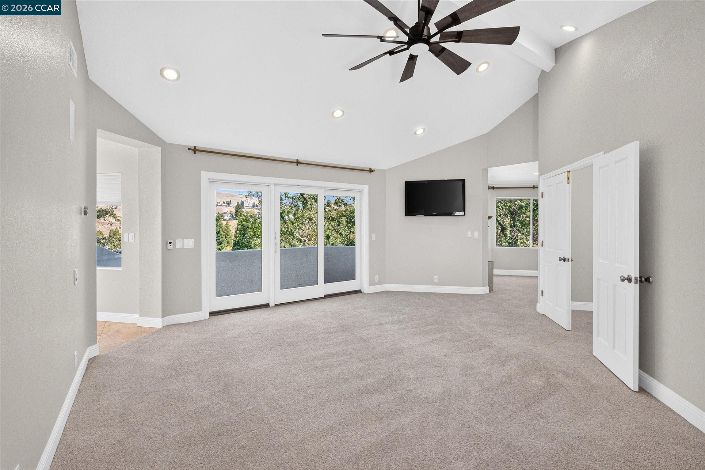 73 Blackhawk Club Ct