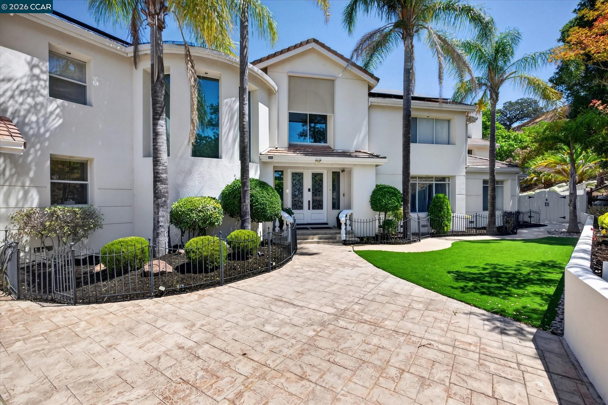 73 Blackhawk Club Ct