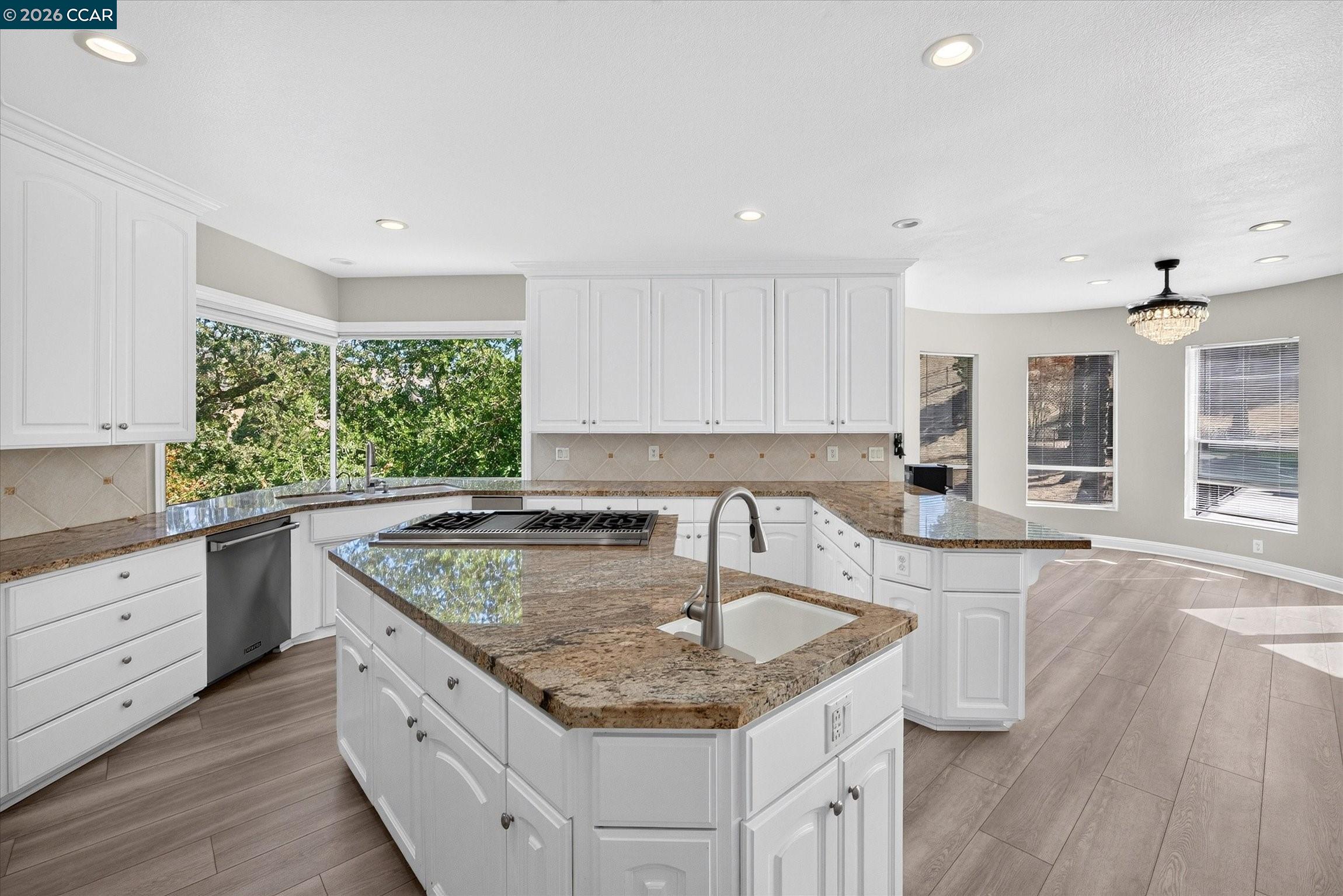 73 Blackhawk Club Ct