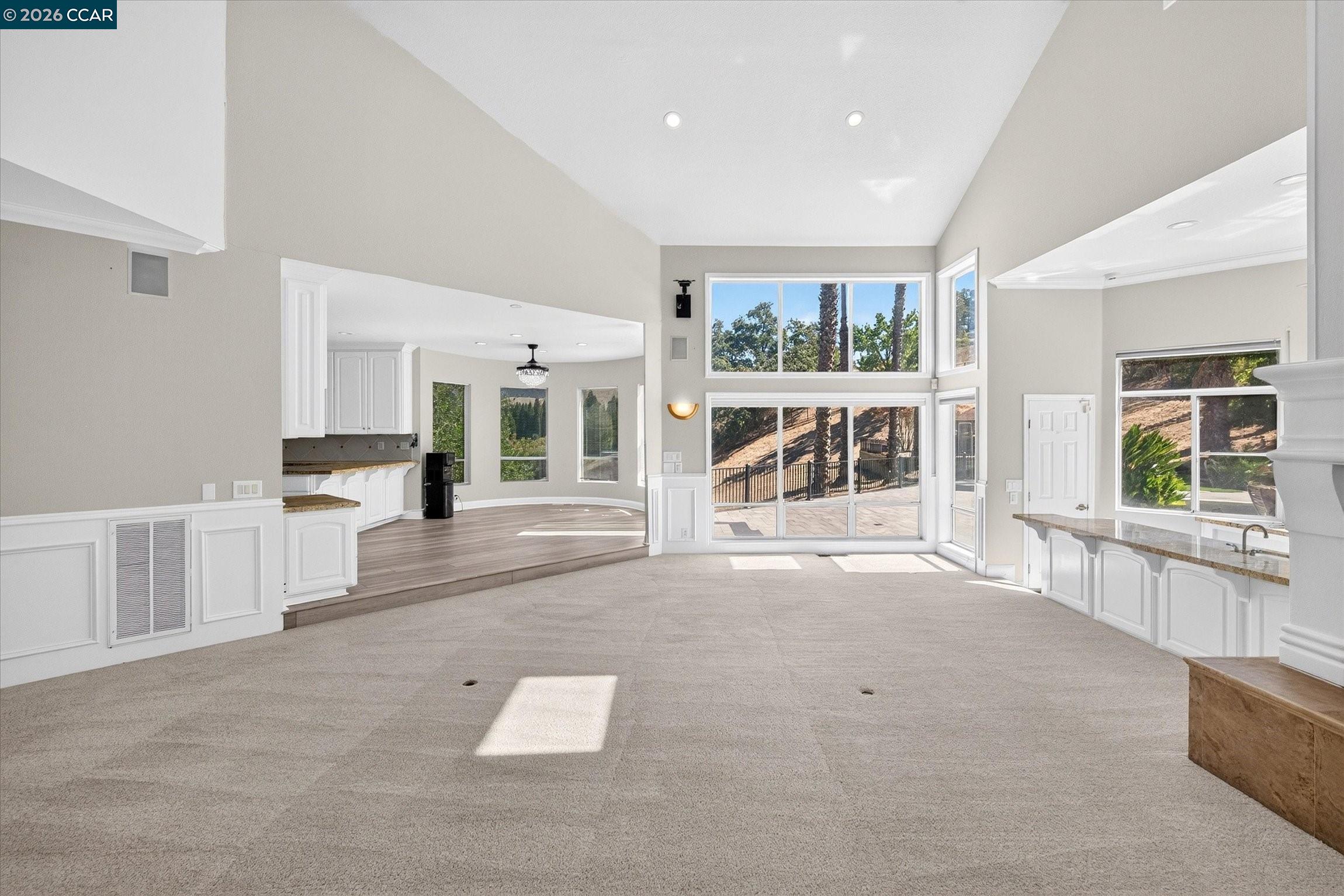 73 Blackhawk Club Ct