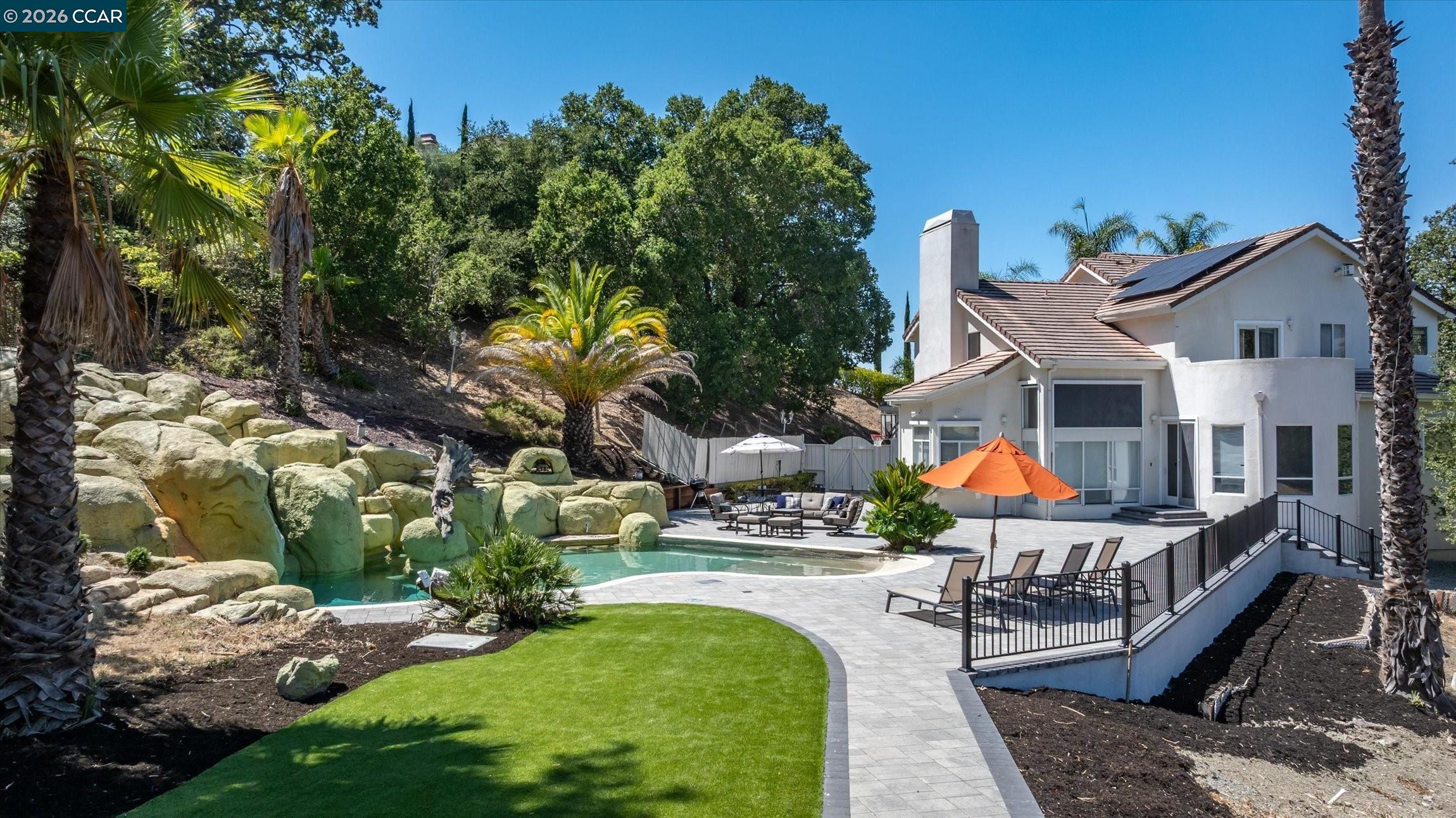 73 Blackhawk Club Ct