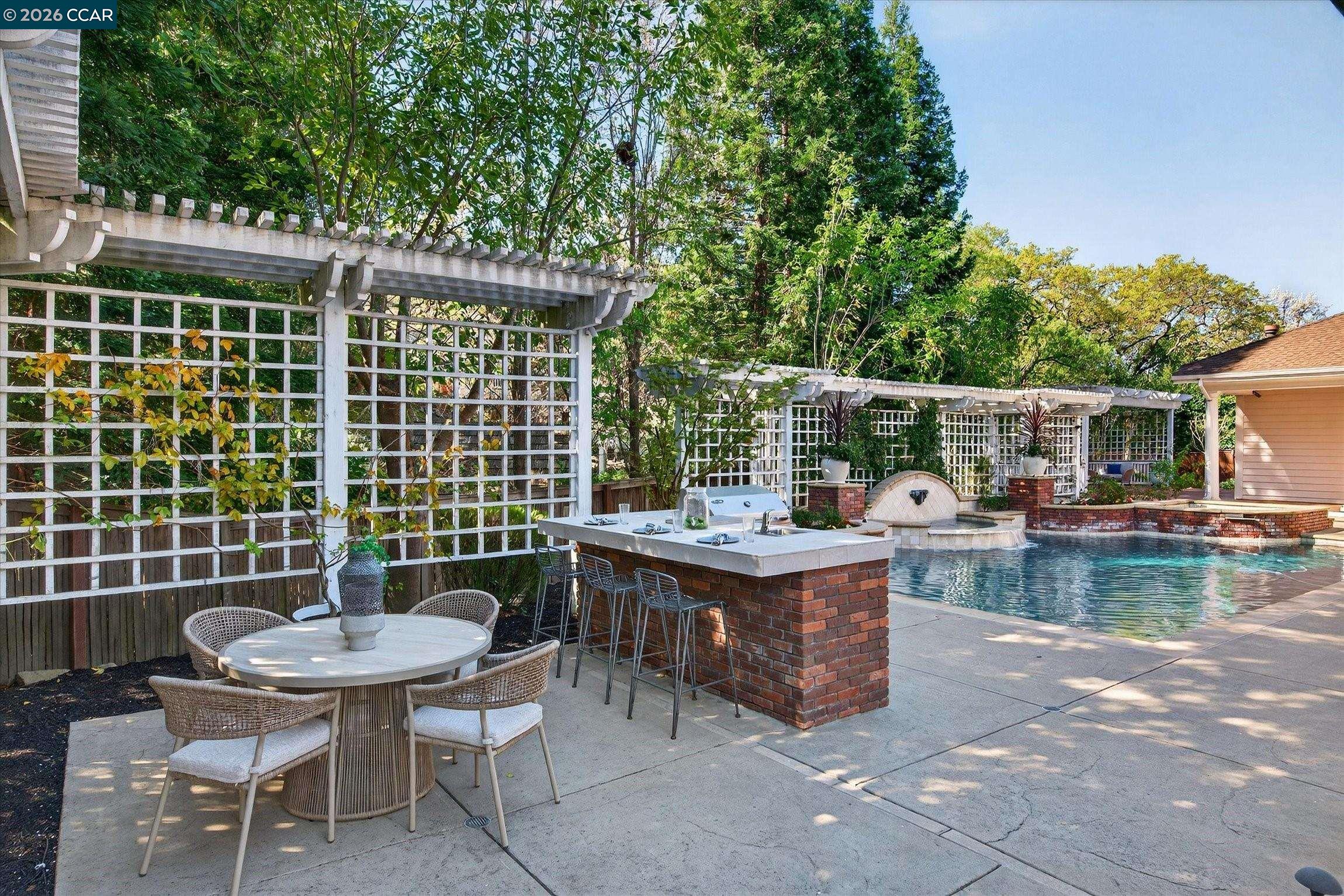 3 Brooktree Dr