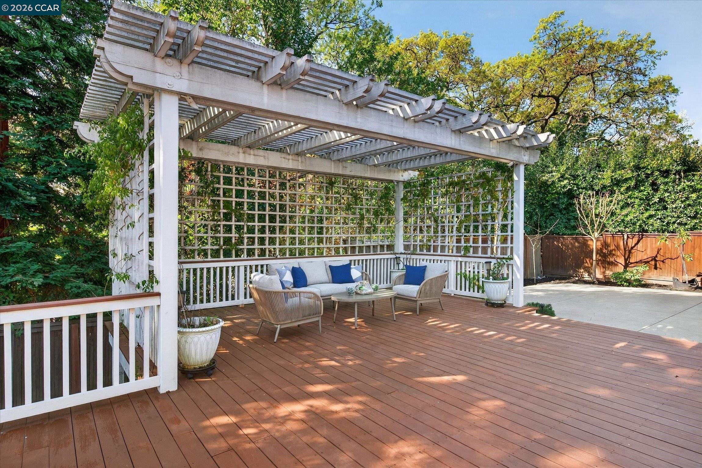 3 Brooktree Dr