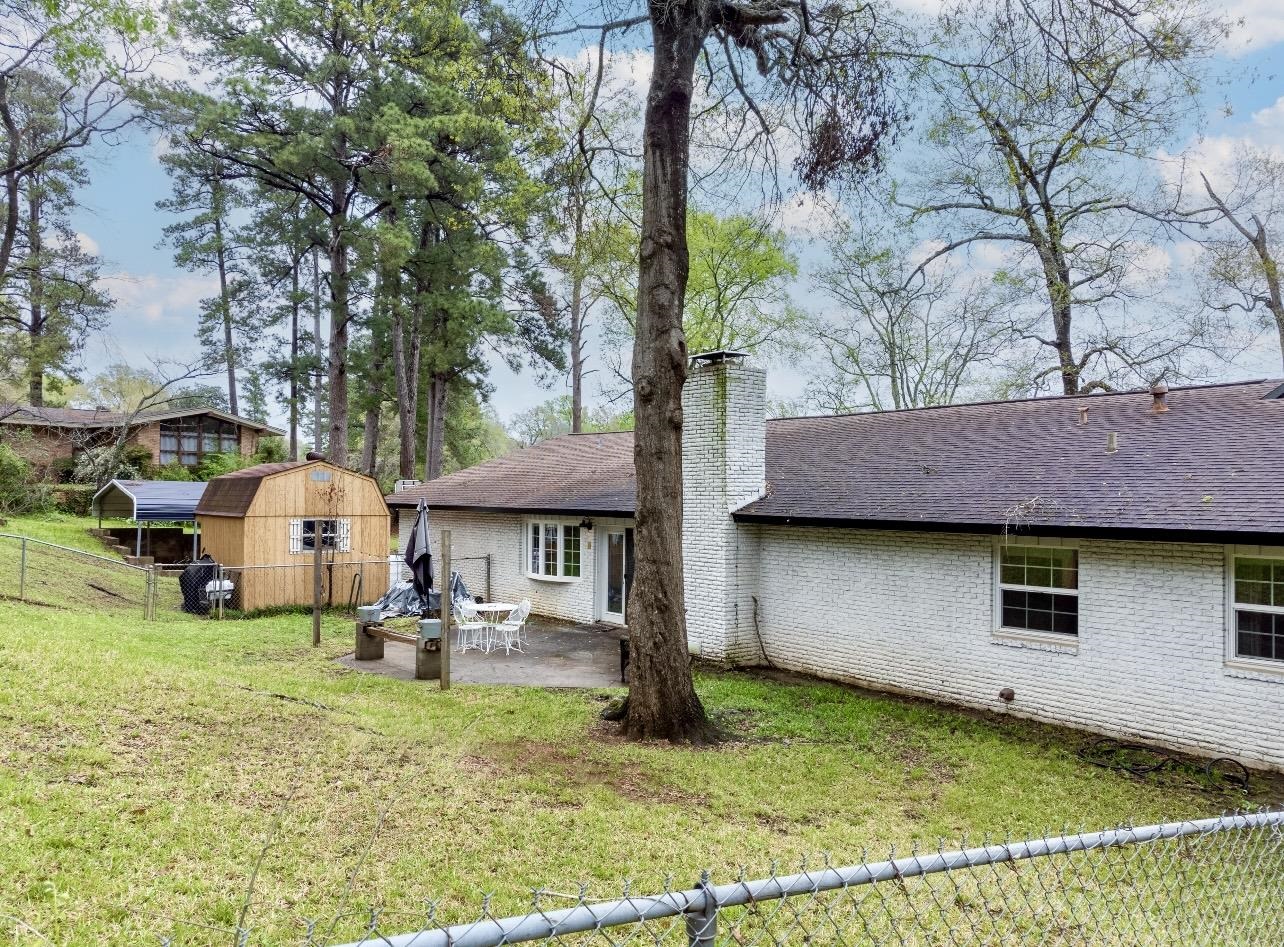 320 Horseshoe Dr
