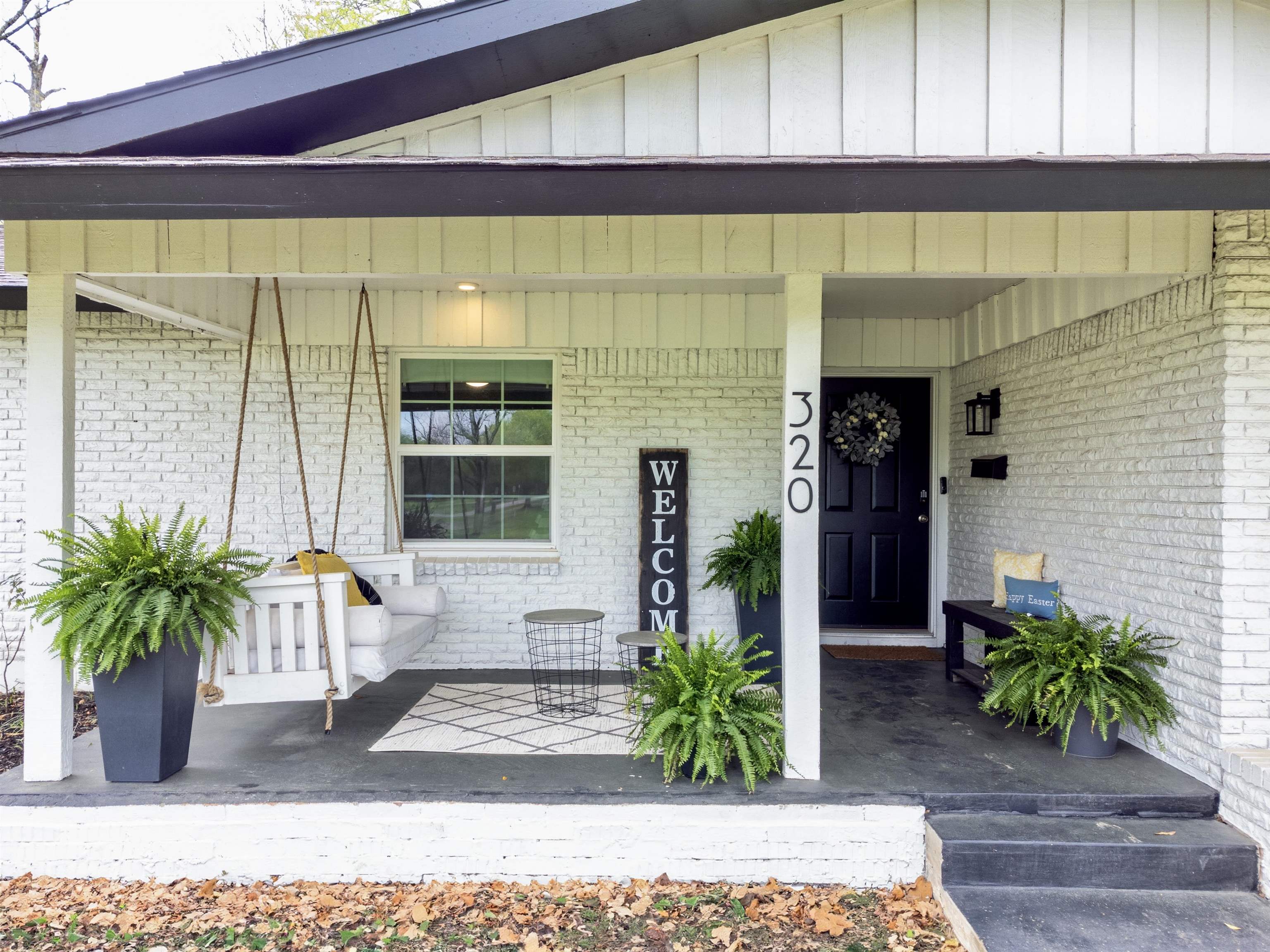 320 Horseshoe Dr