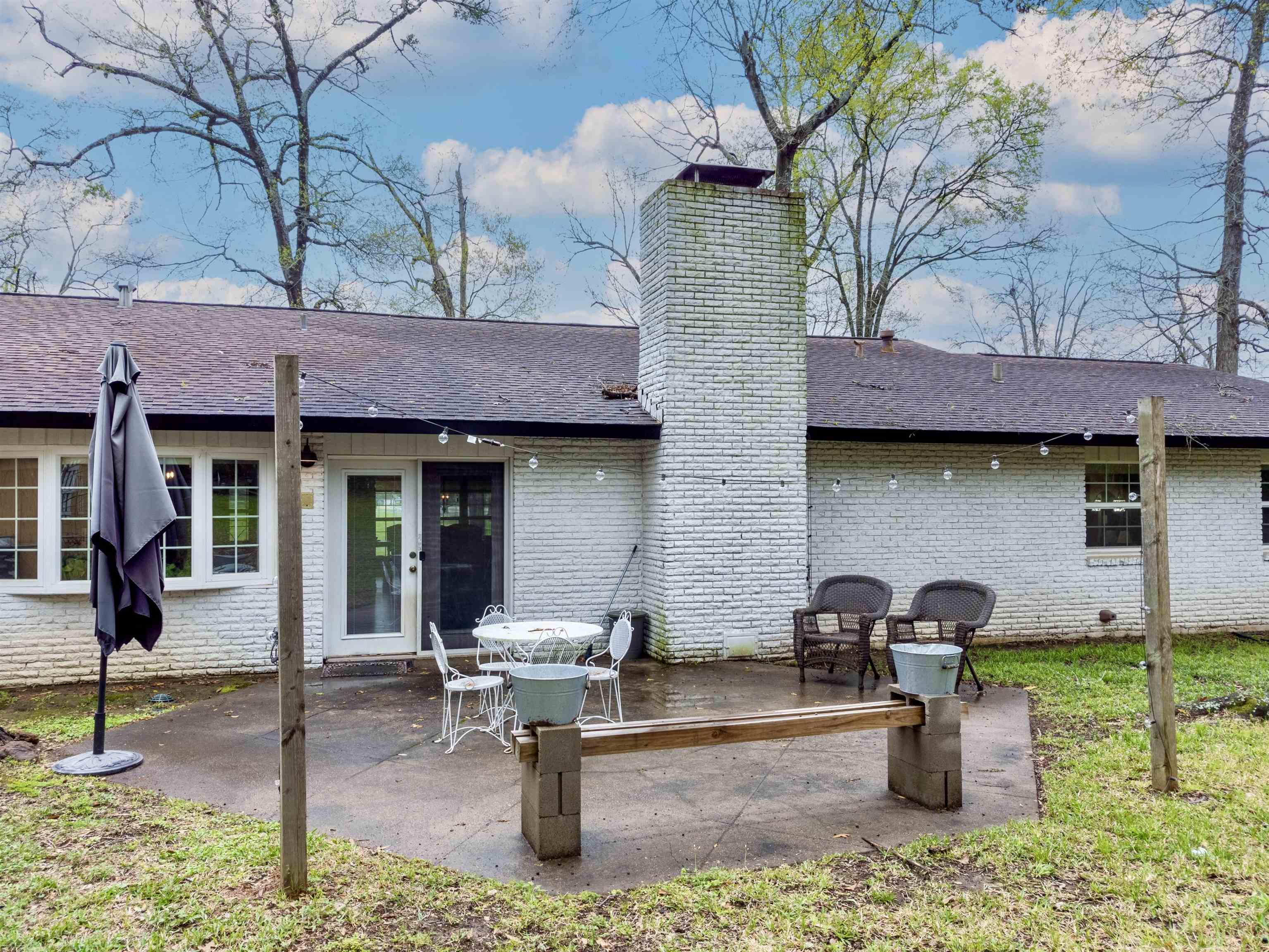 320 Horseshoe Dr