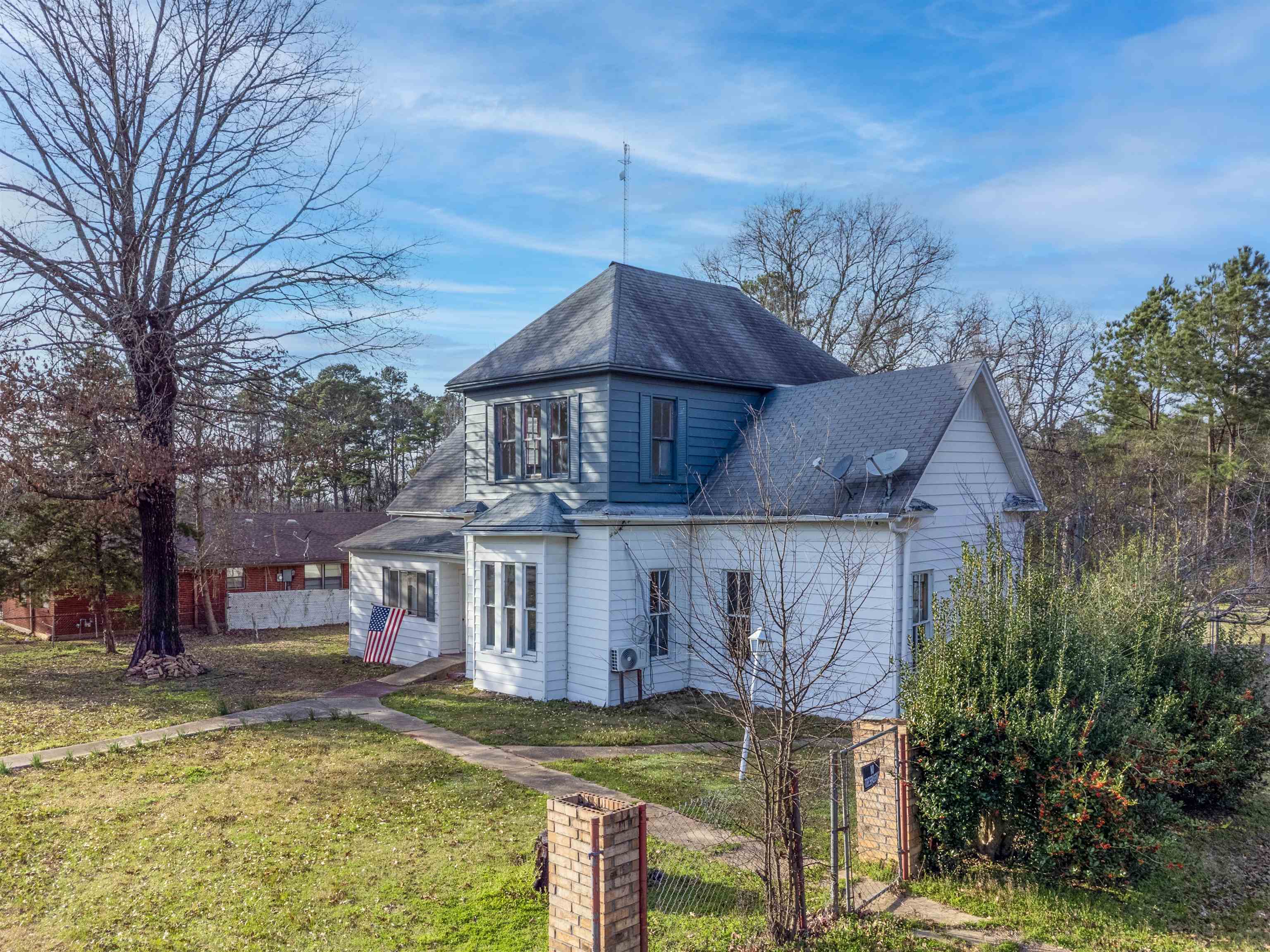2701 University Ave