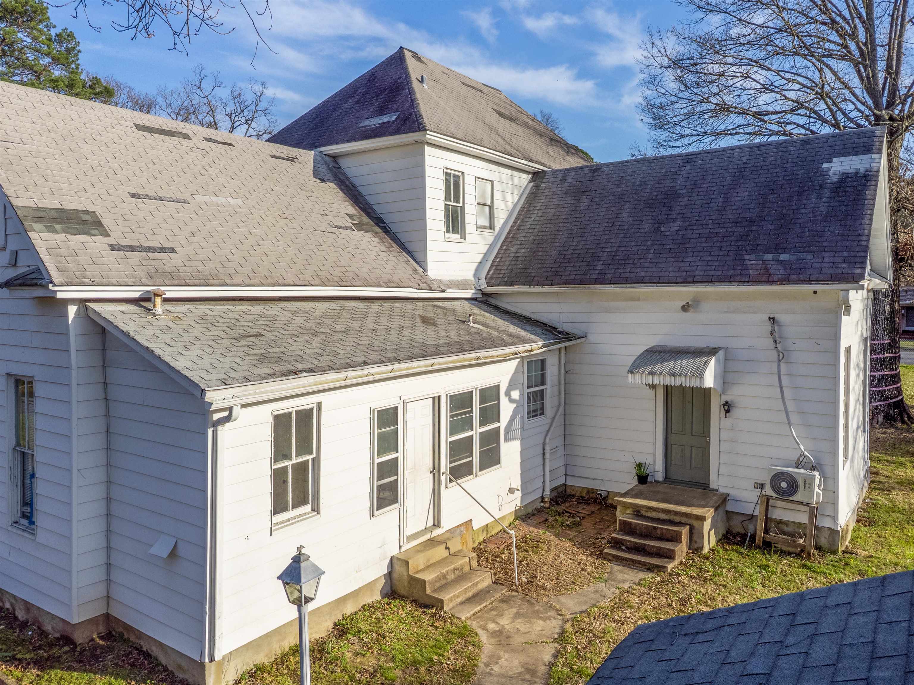 2701 University Ave