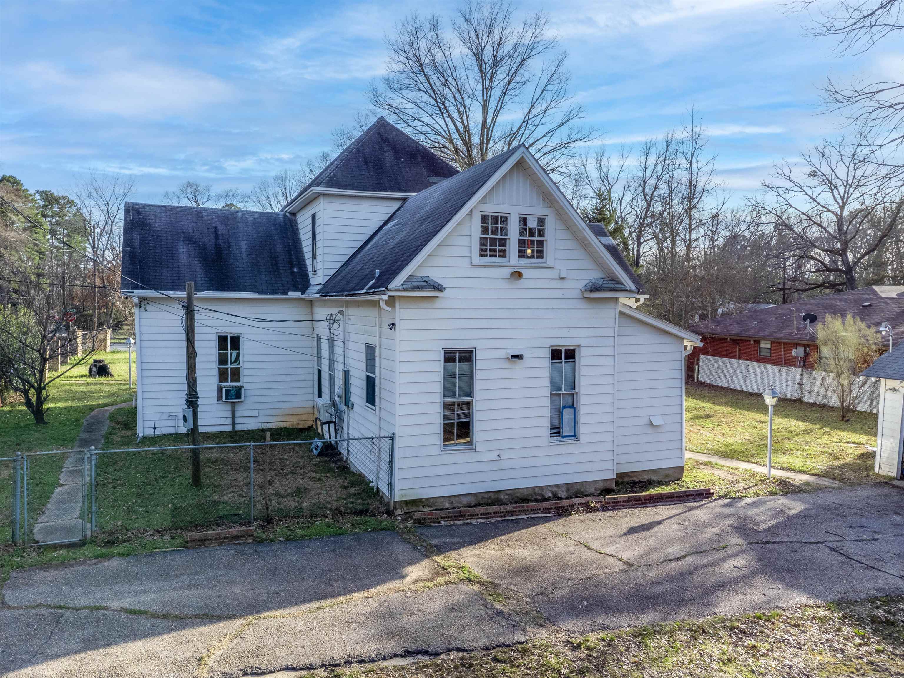2701 University Ave