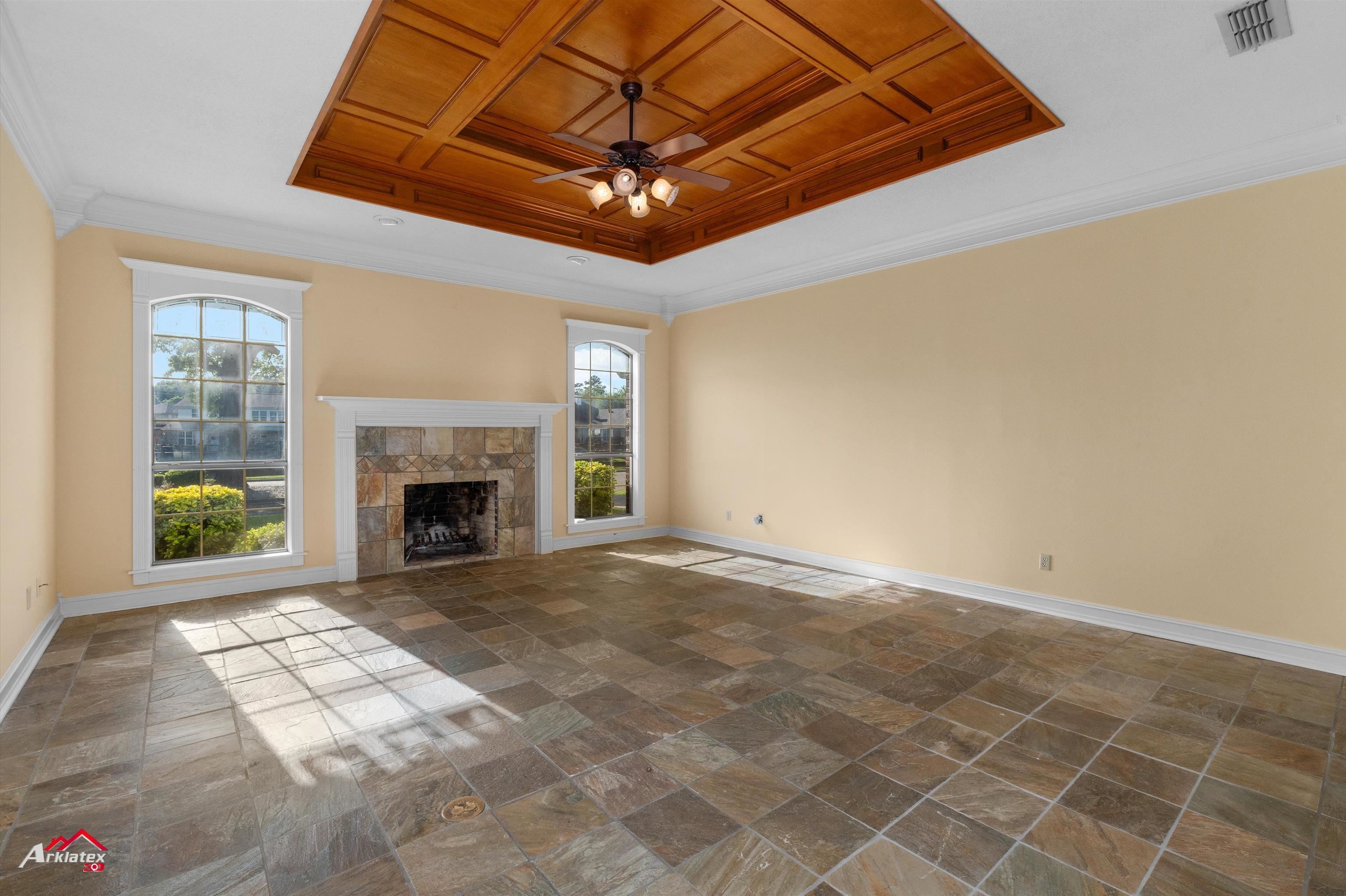 404 Lakewood Dr
