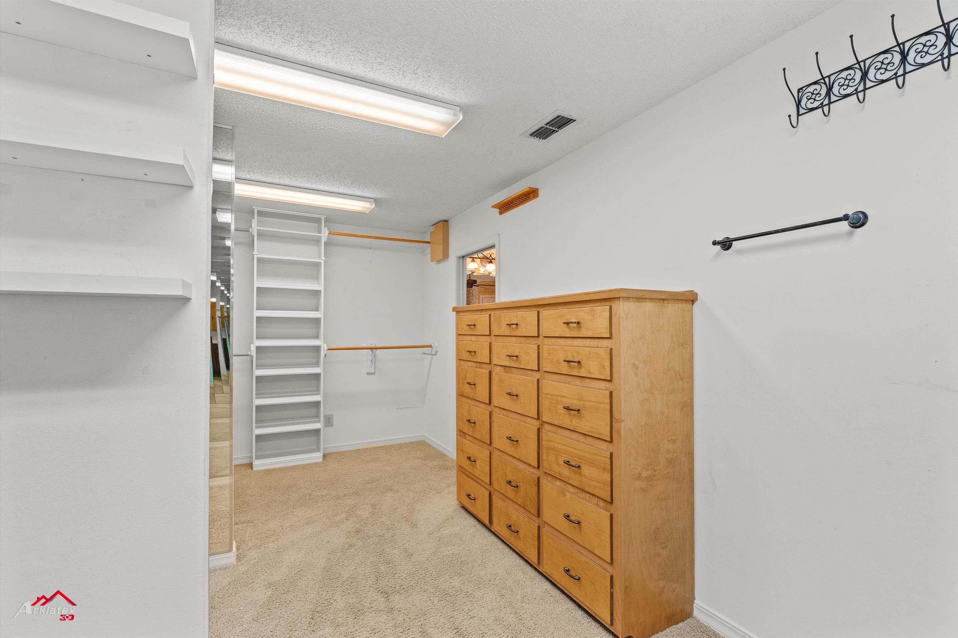404 Lakewood Dr