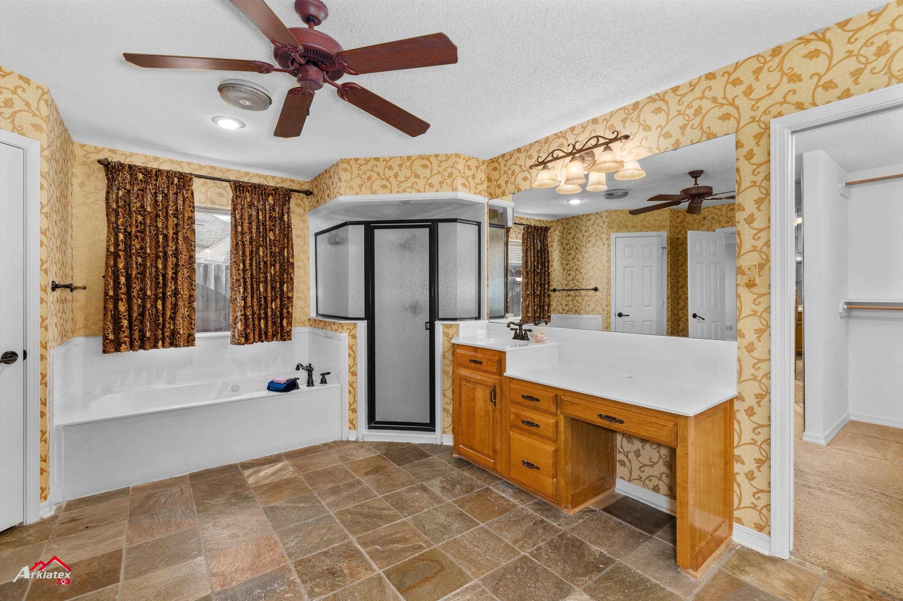 404 Lakewood Dr