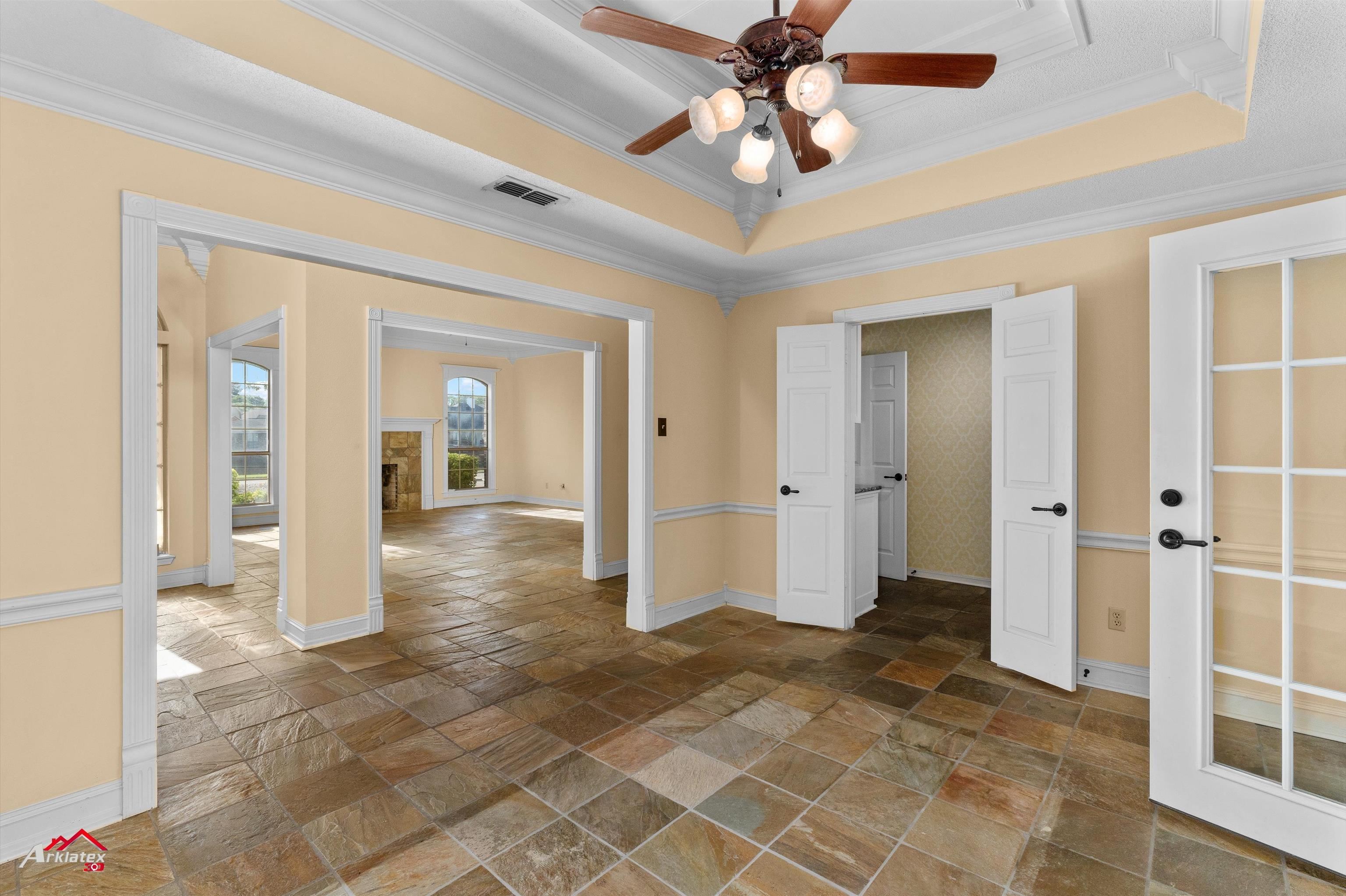 404 Lakewood Dr