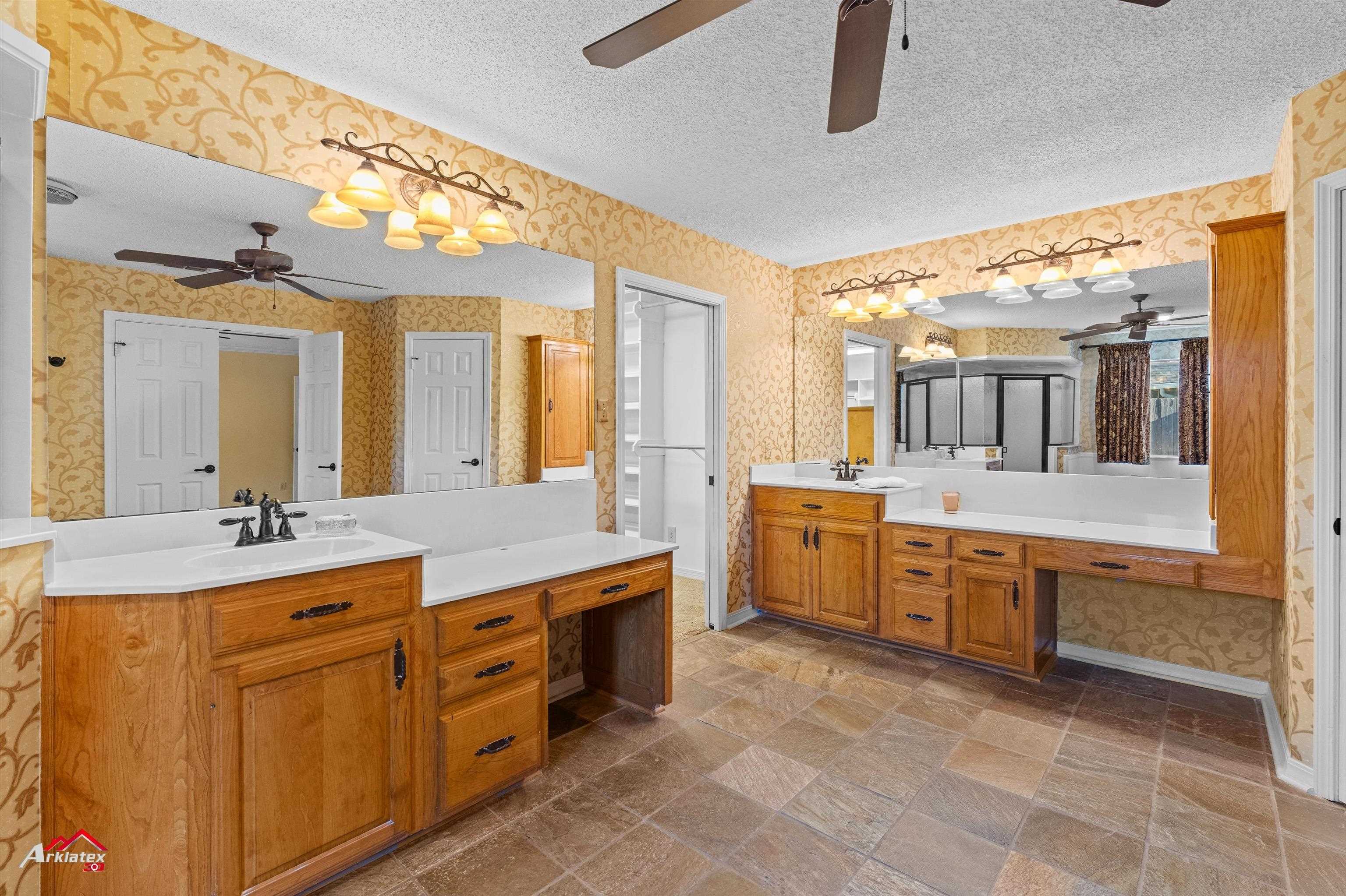 404 Lakewood Dr