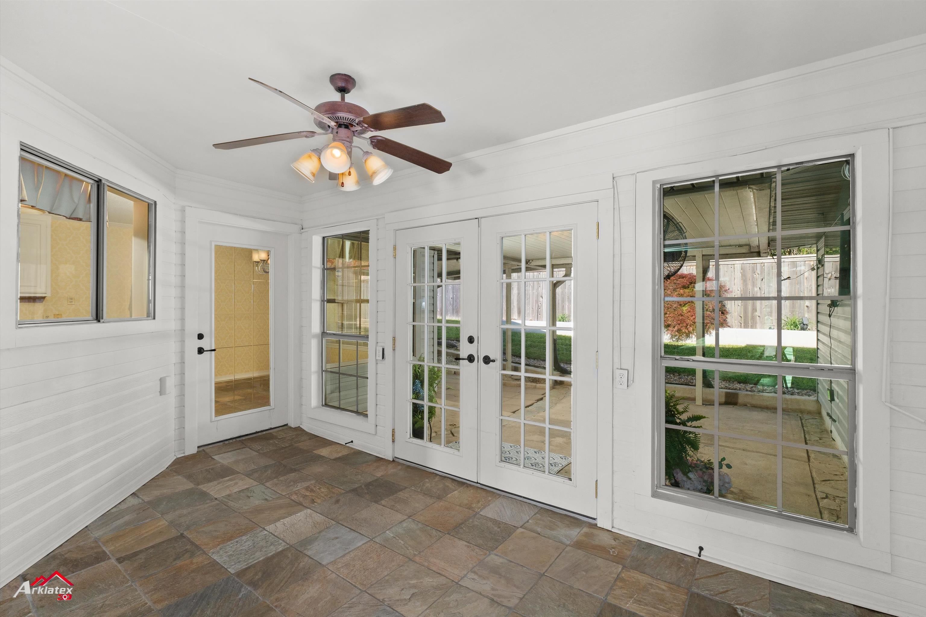 404 Lakewood Dr