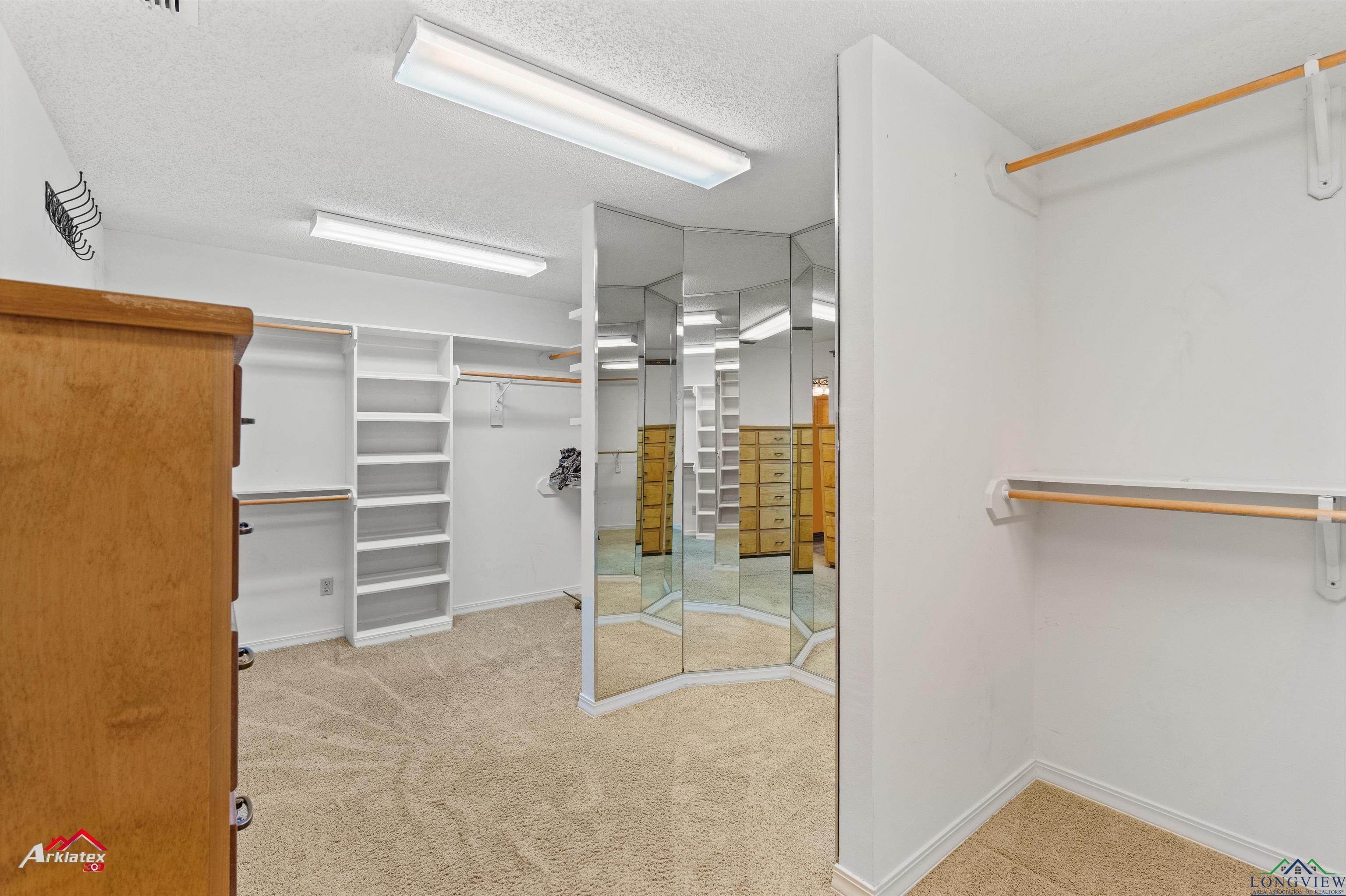 404 Lakewood Dr