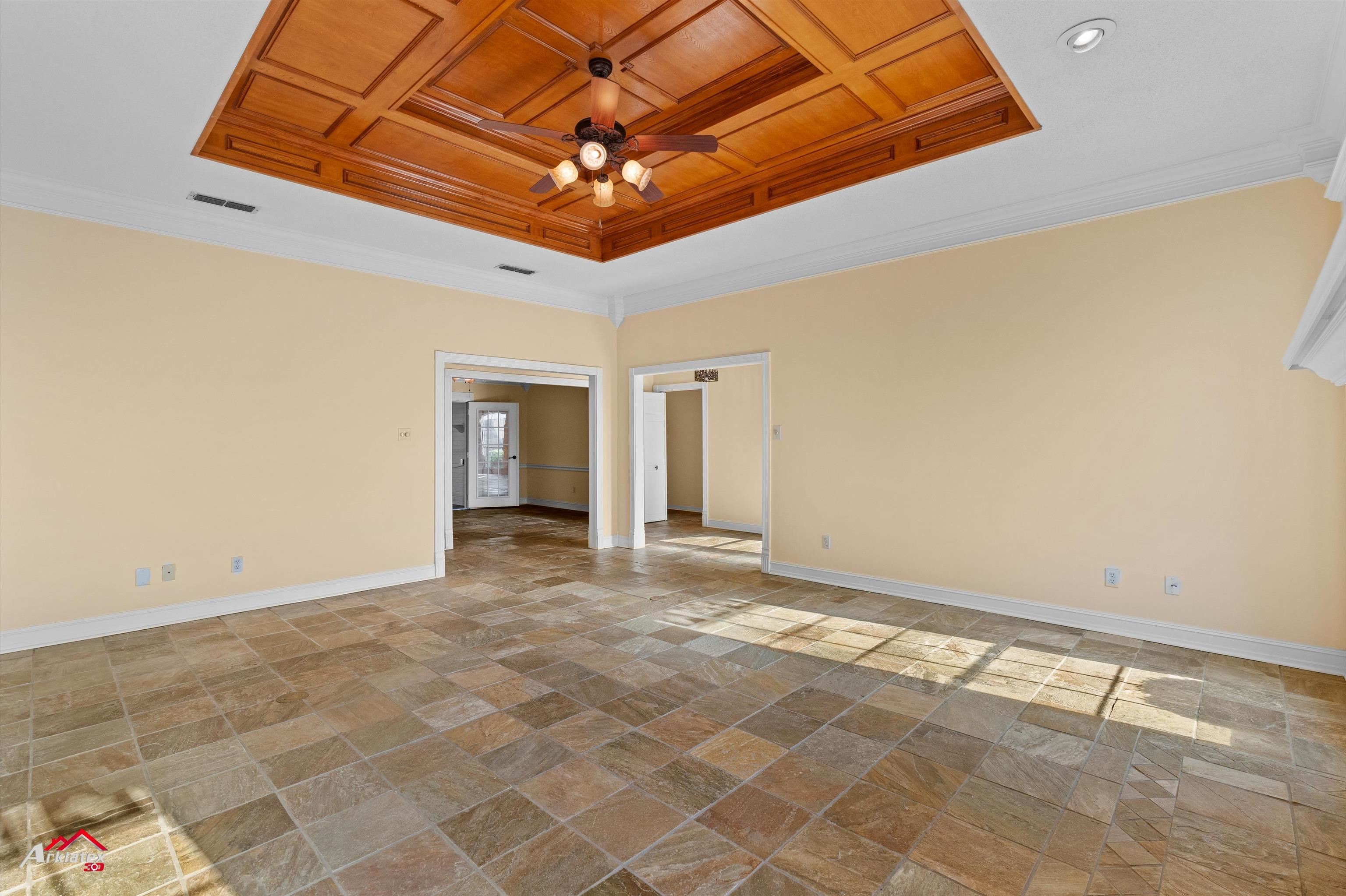 404 Lakewood Dr