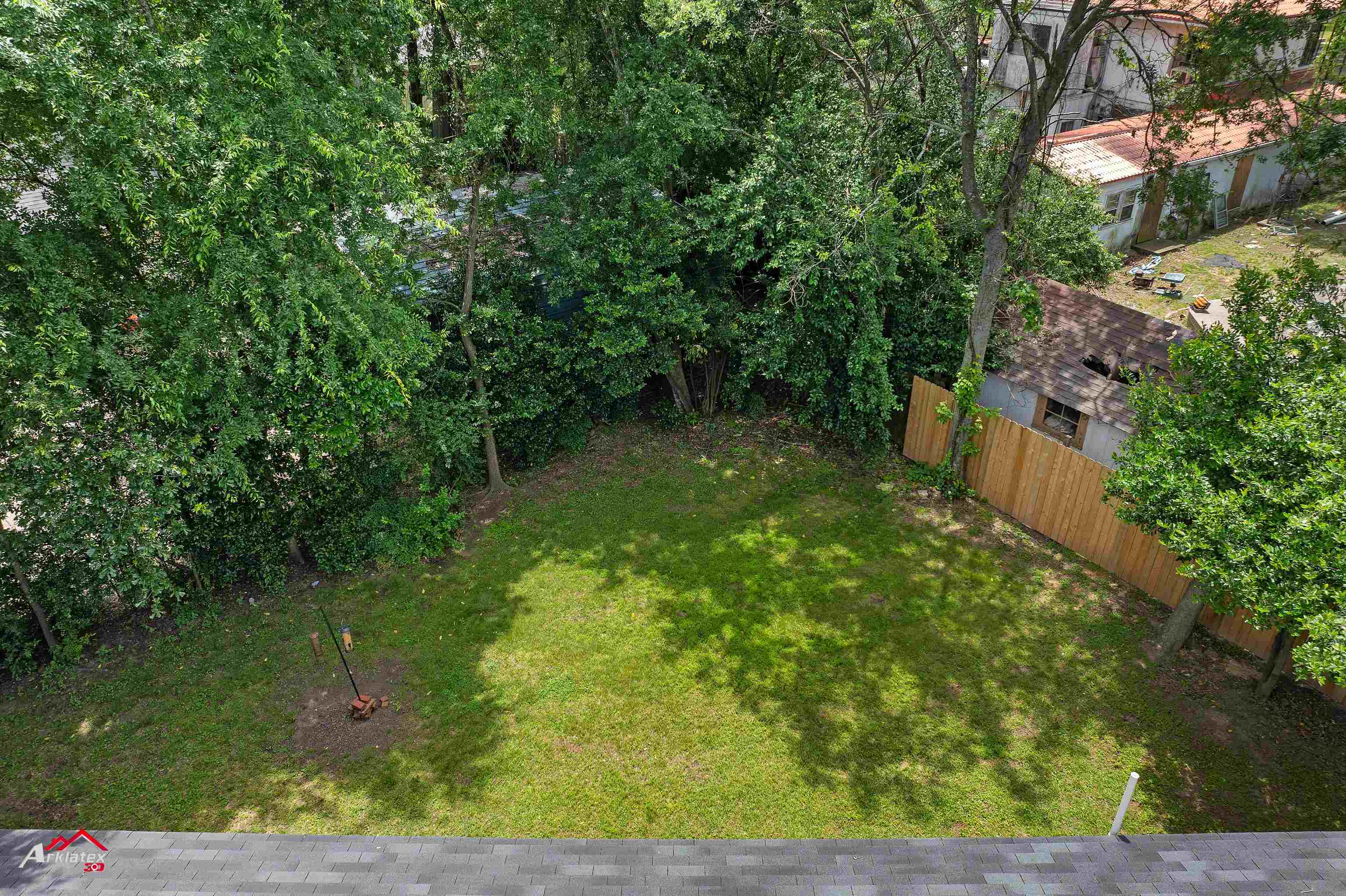 1201 Pecan St.