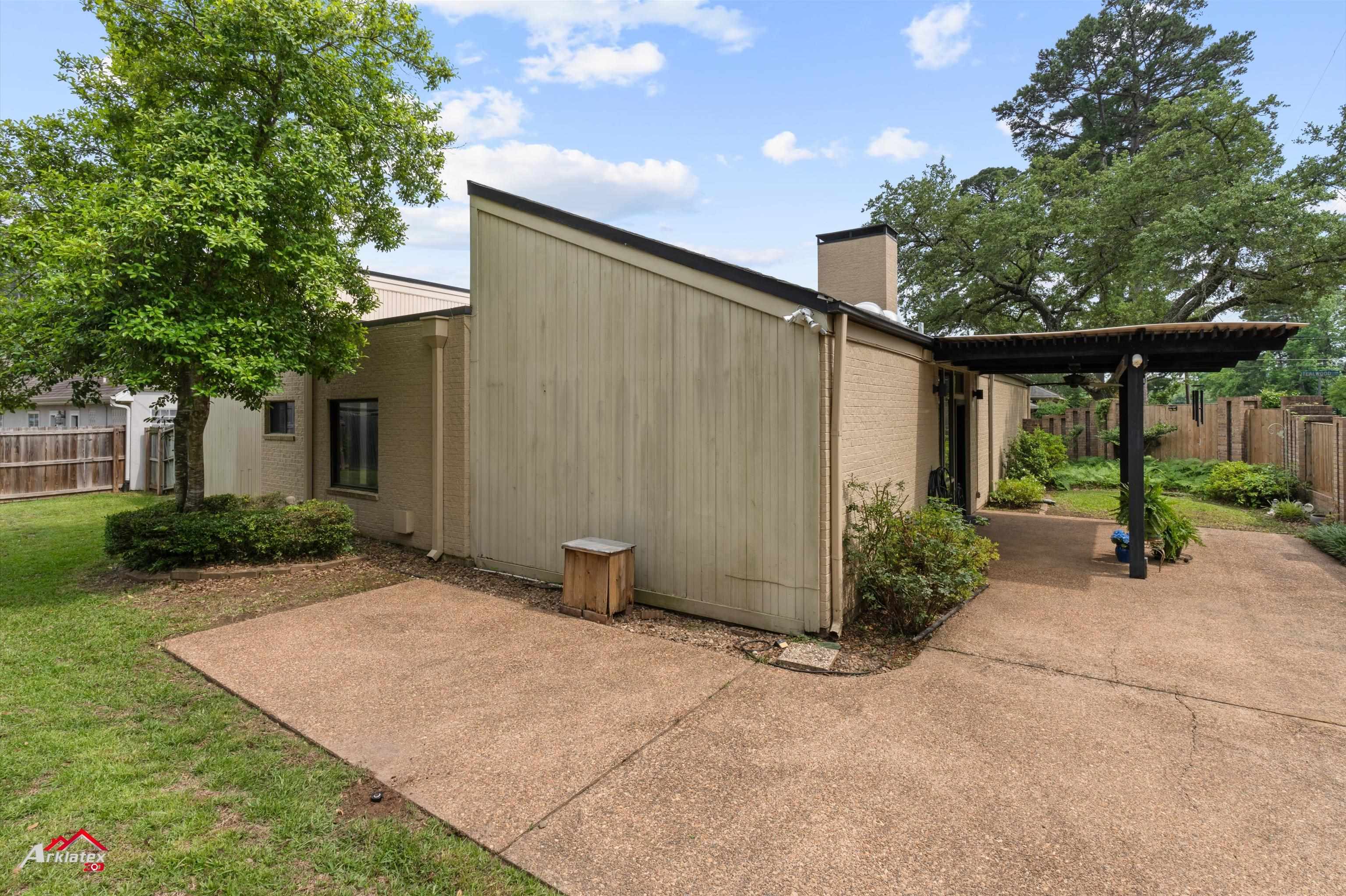301 Tealwood Dr