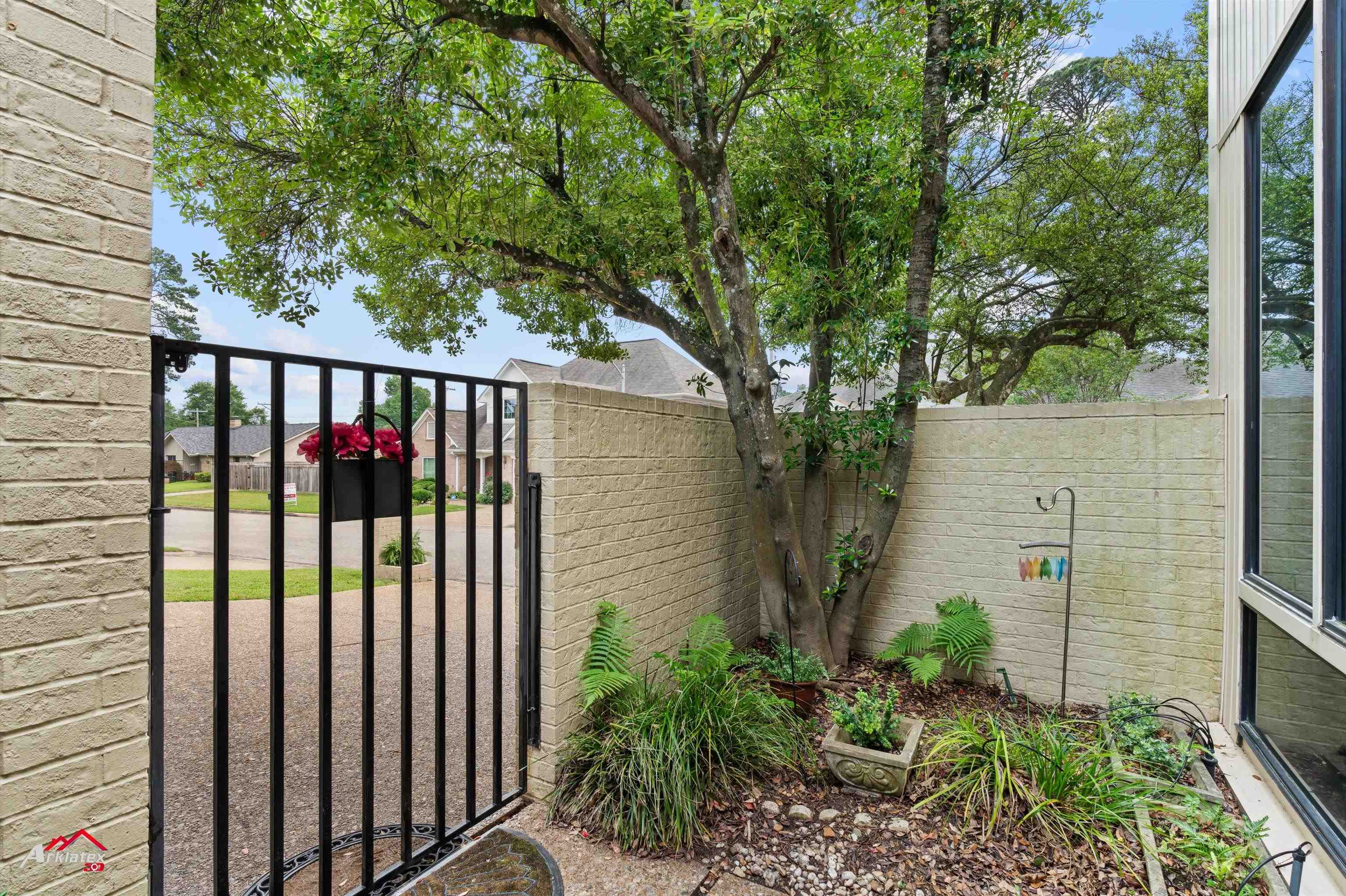 301 Tealwood Dr