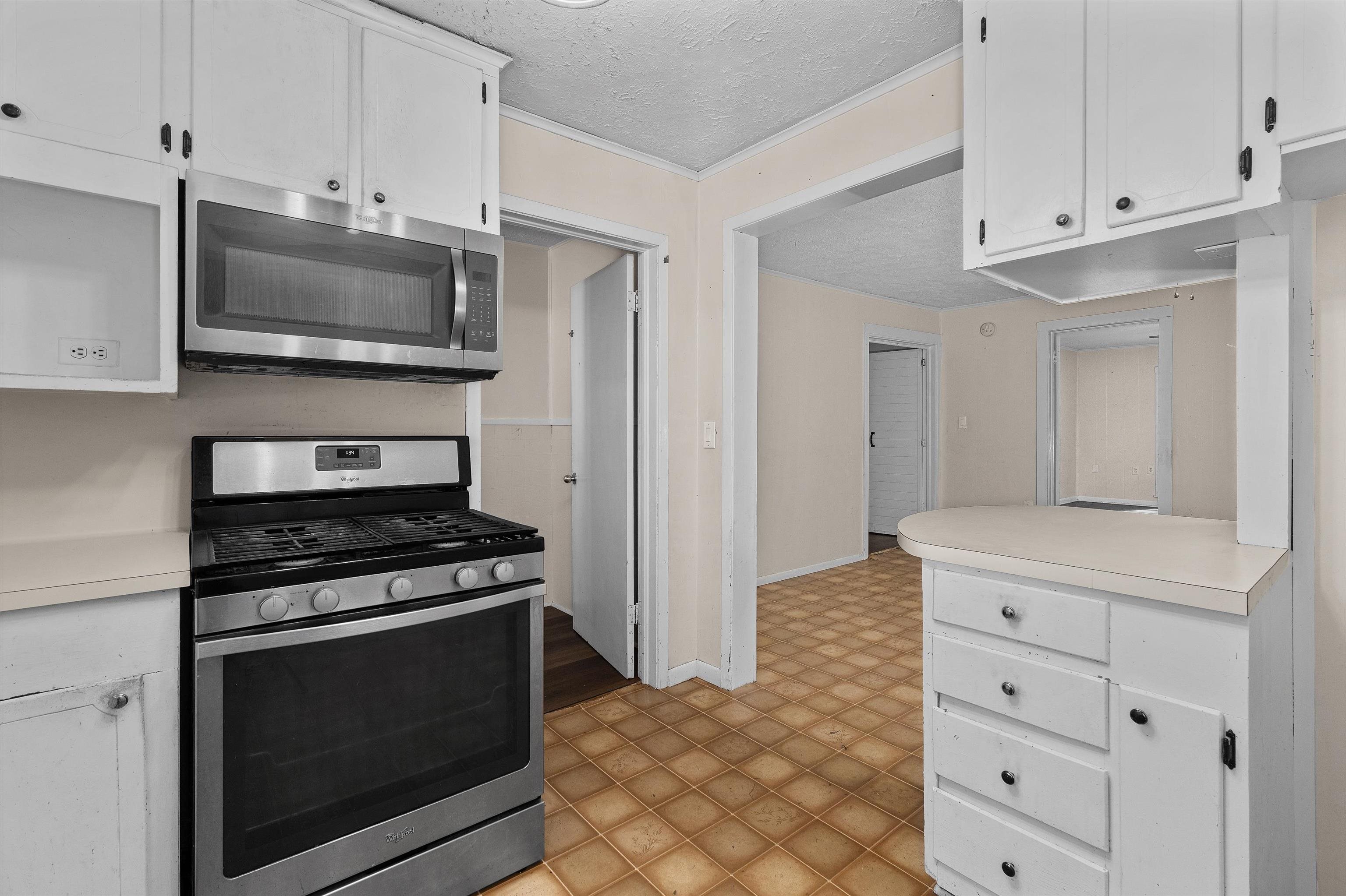 1603 E Main St