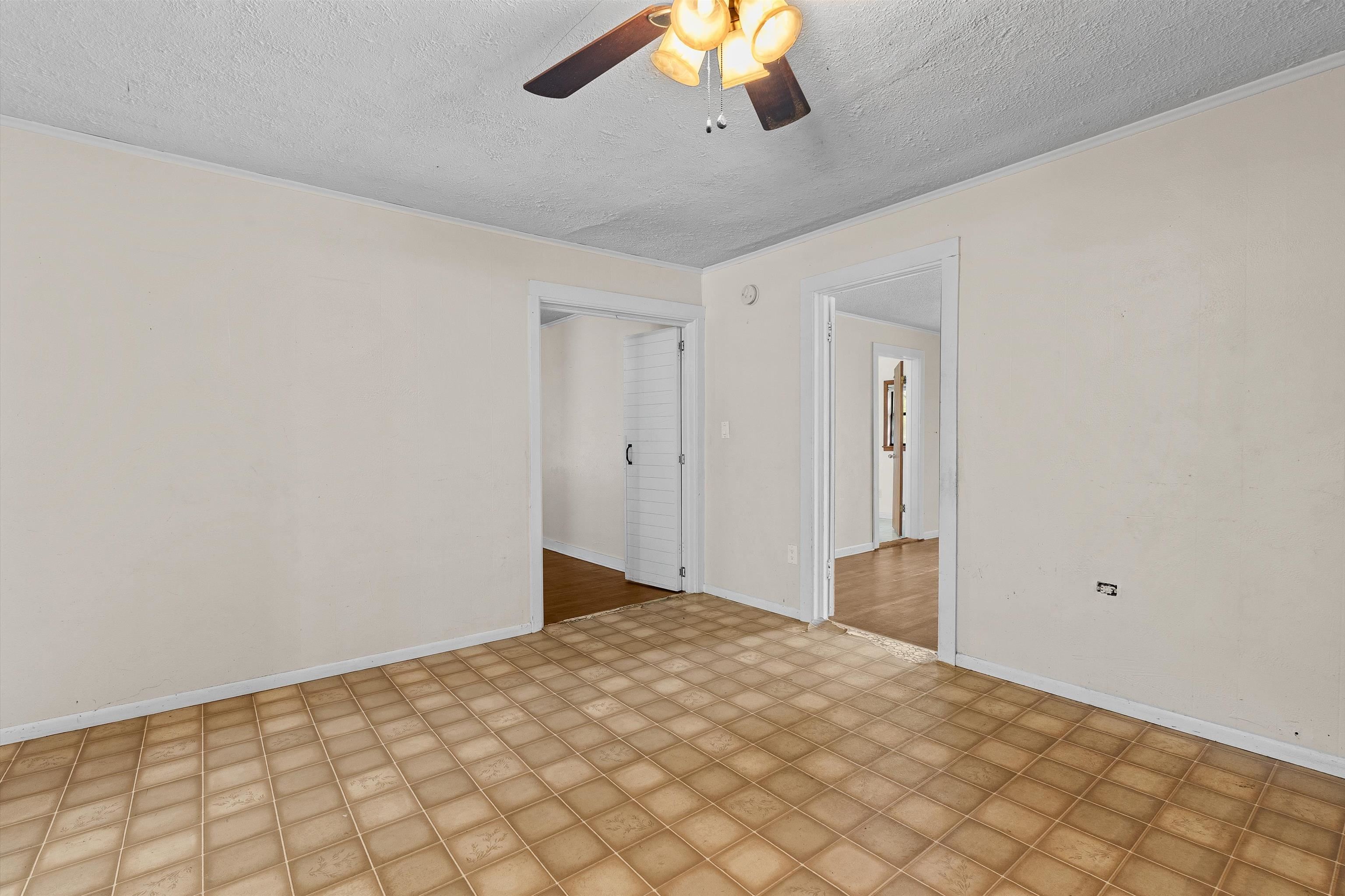 1603 E Main St