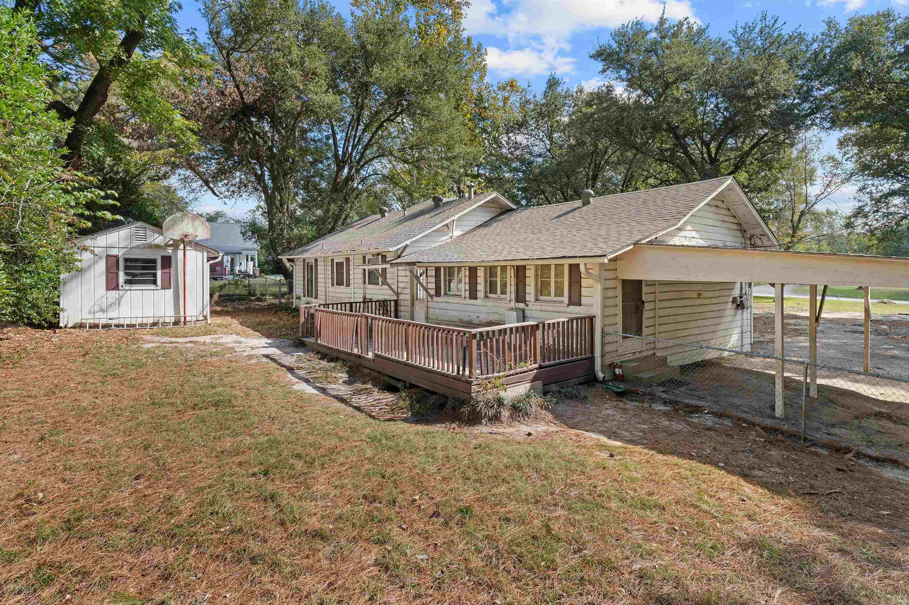 1603 E Main St