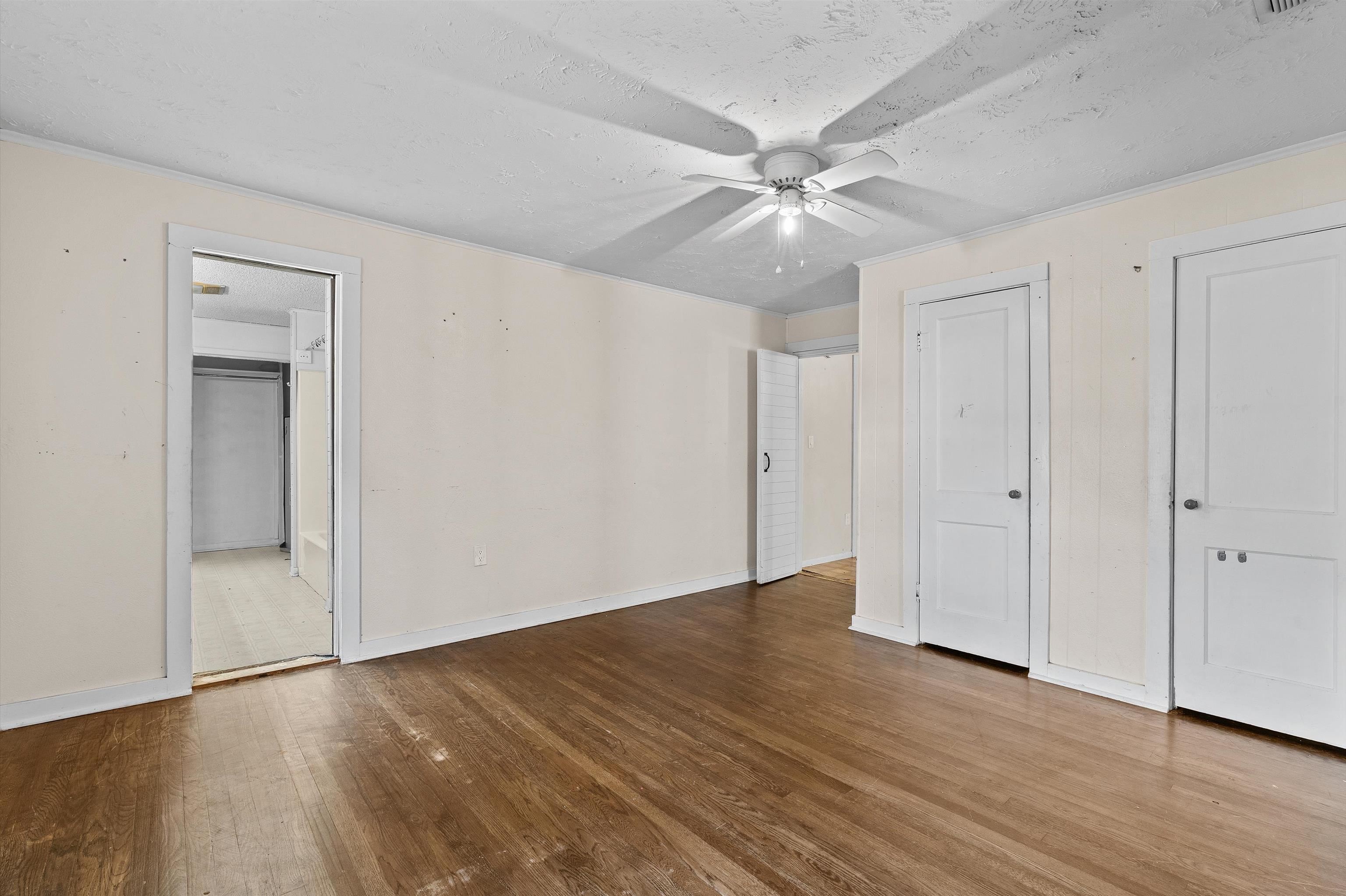 1603 E Main St