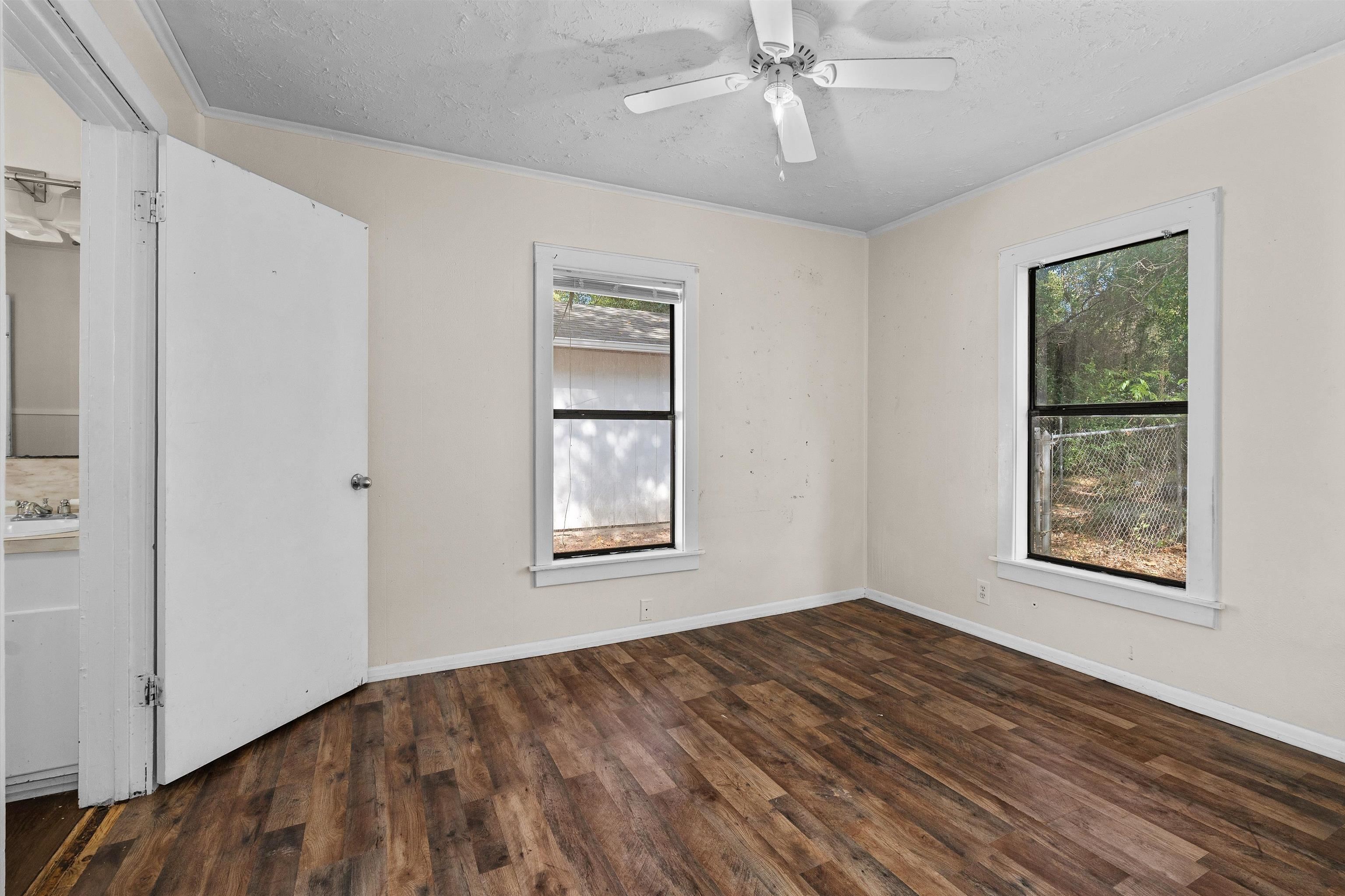 1603 E Main St