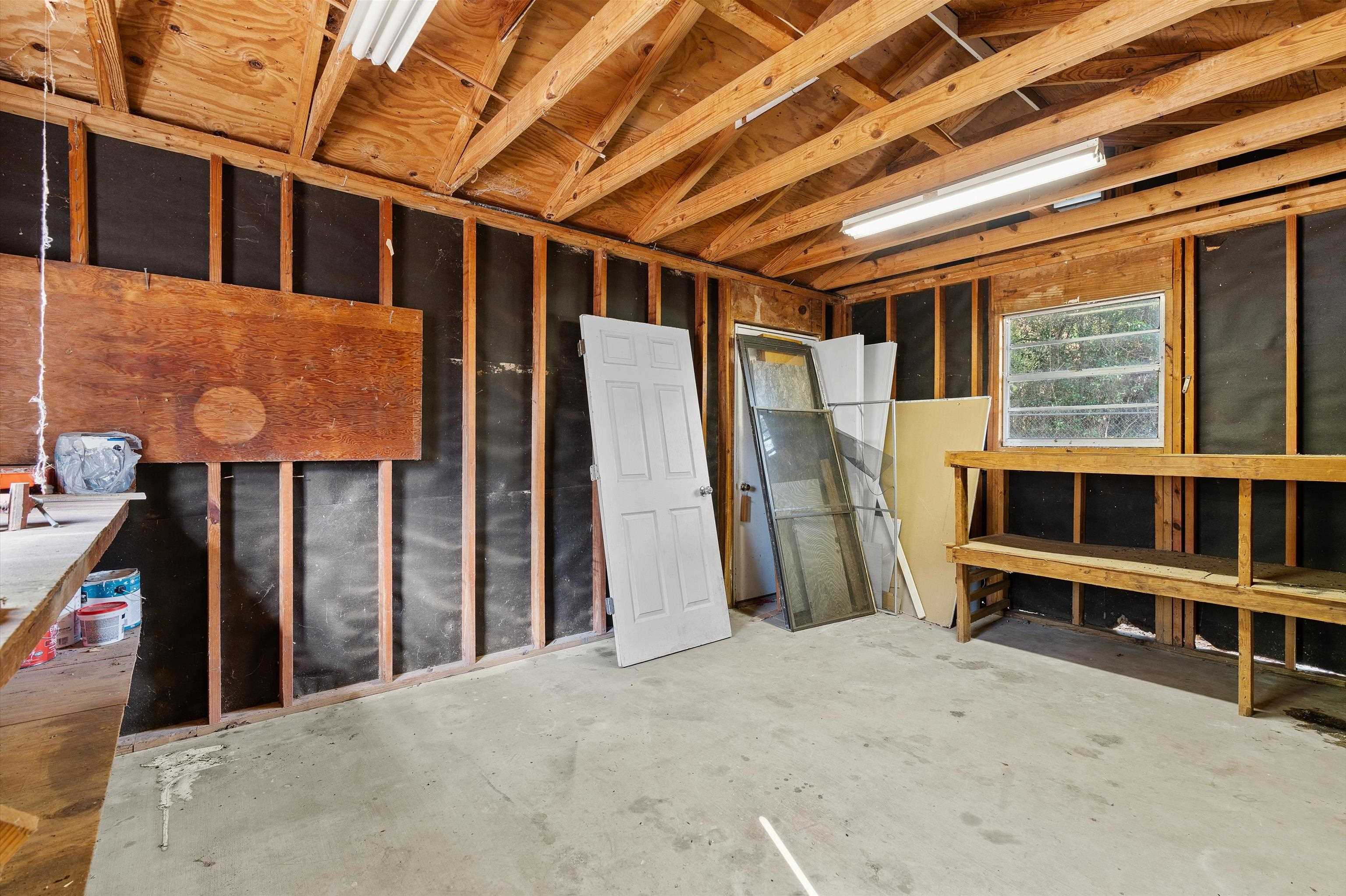 1603 E Main St