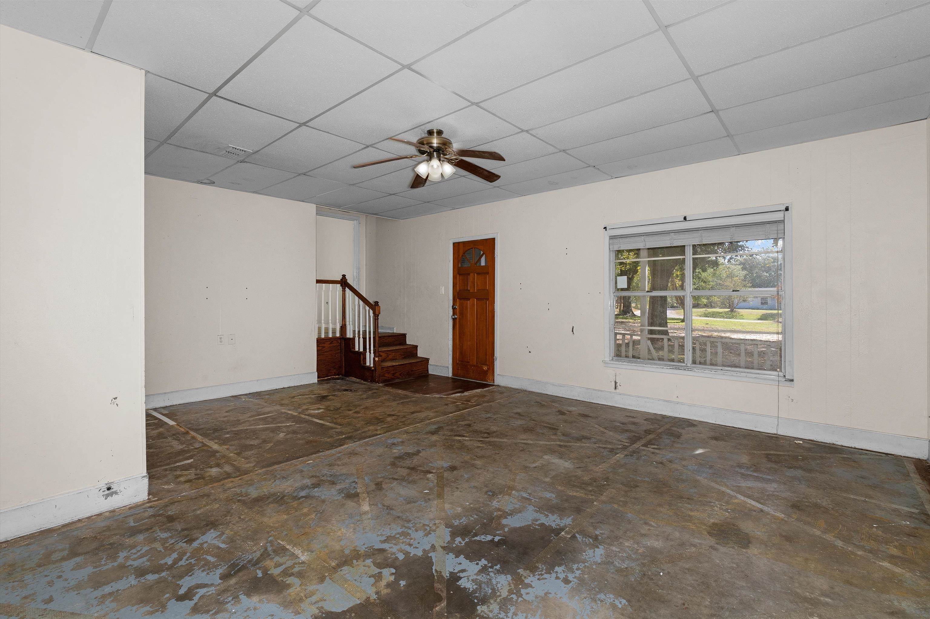 1603 E Main St
