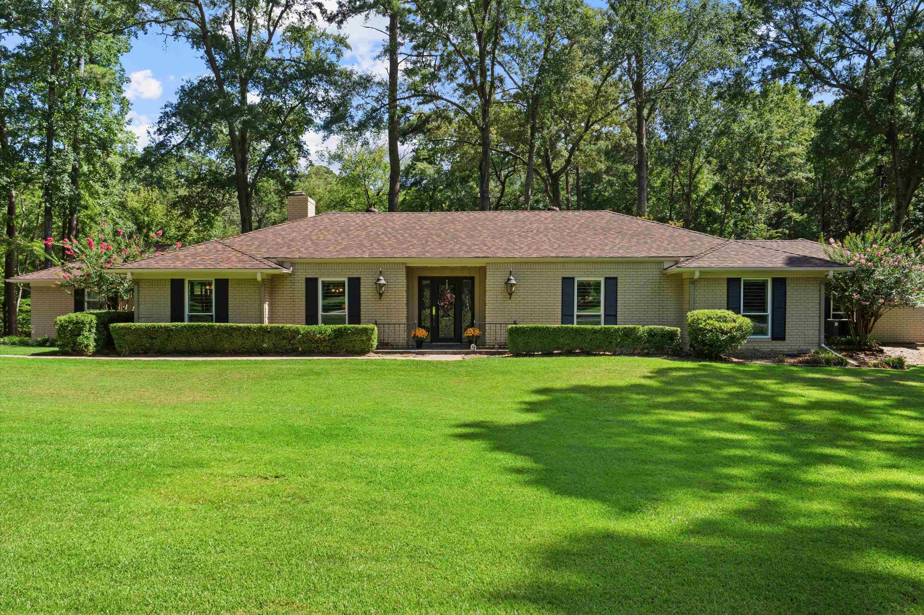 405 Sandy Ln