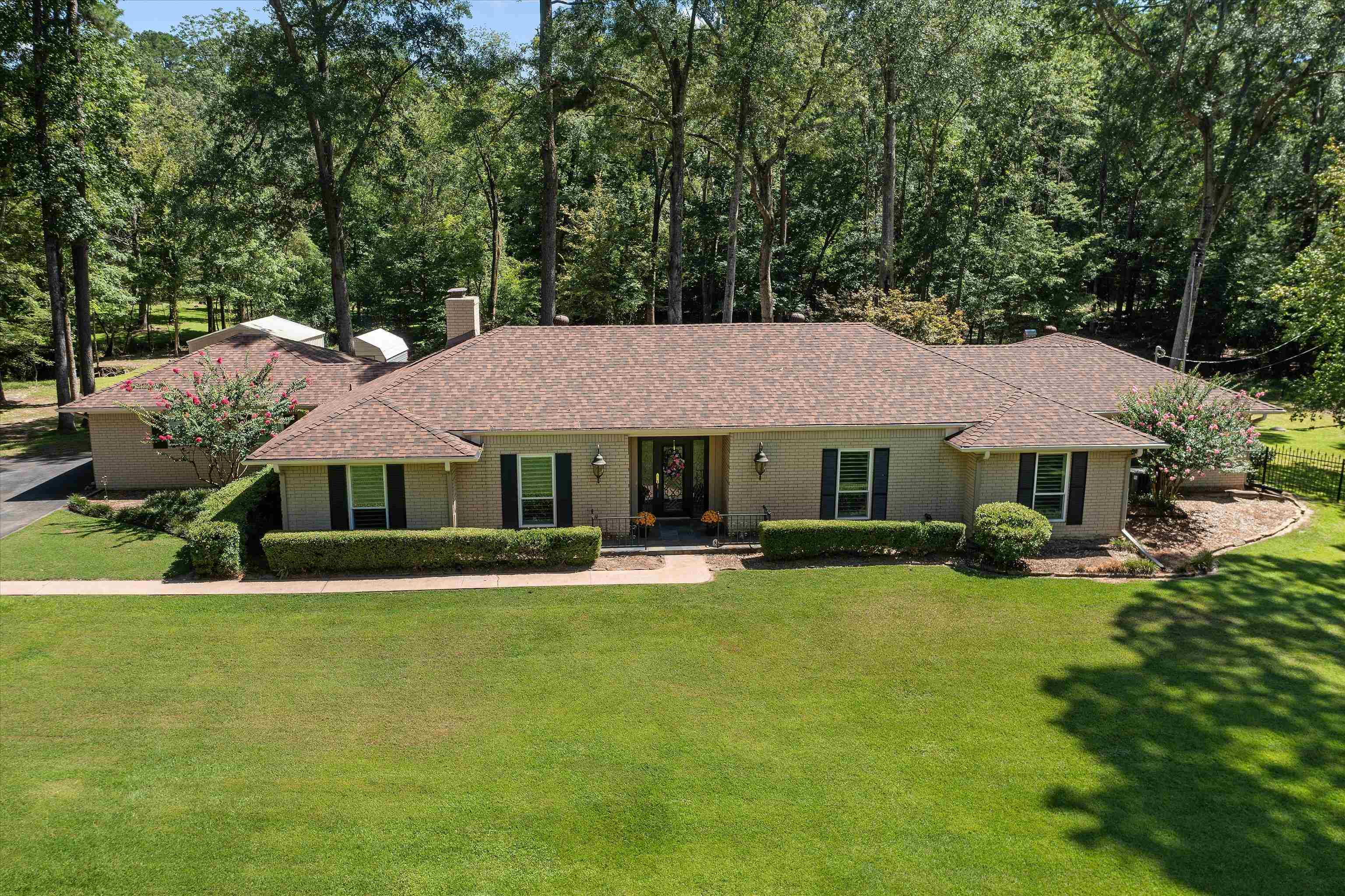 405 Sandy Ln