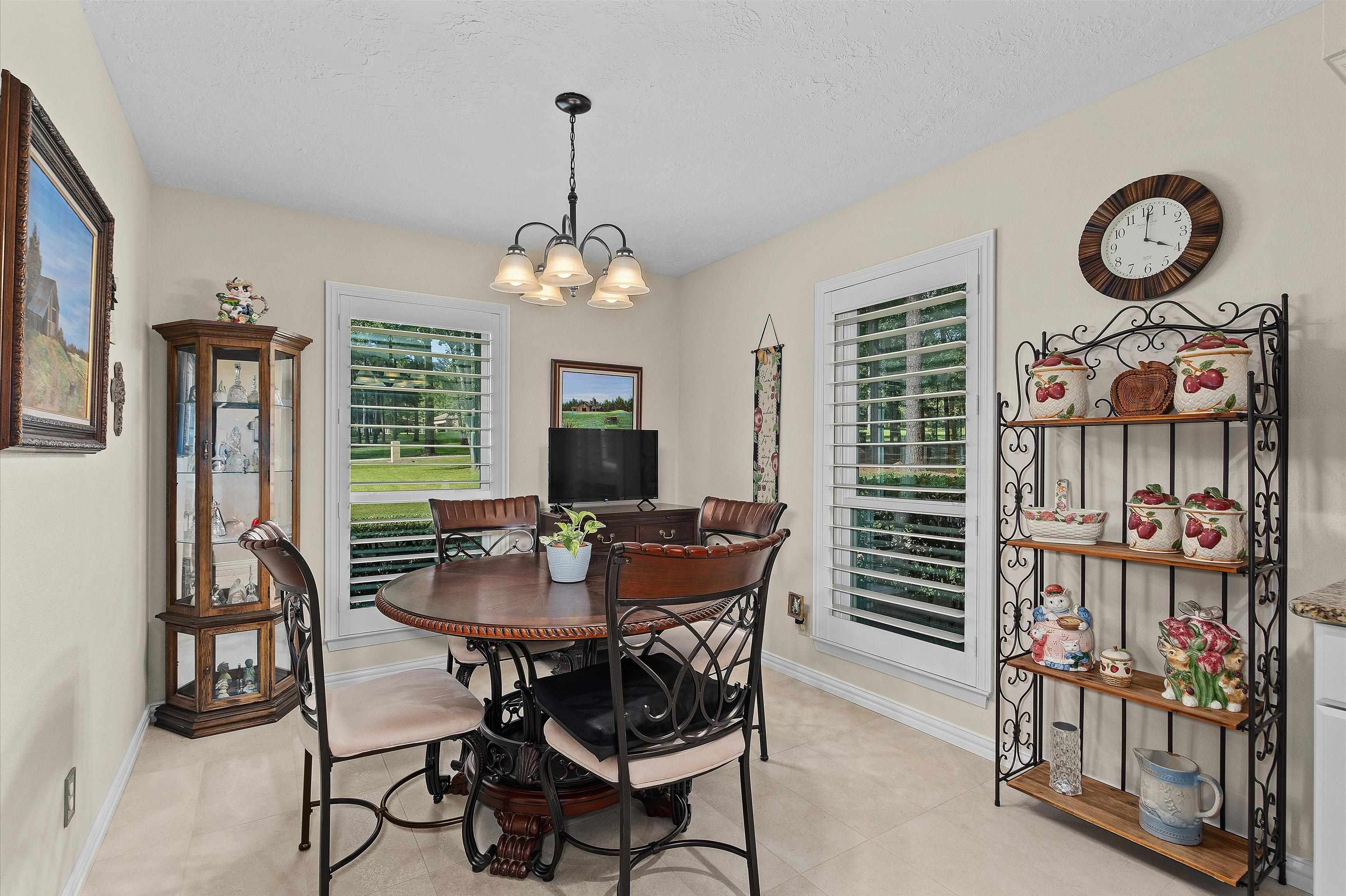405 Sandy Ln