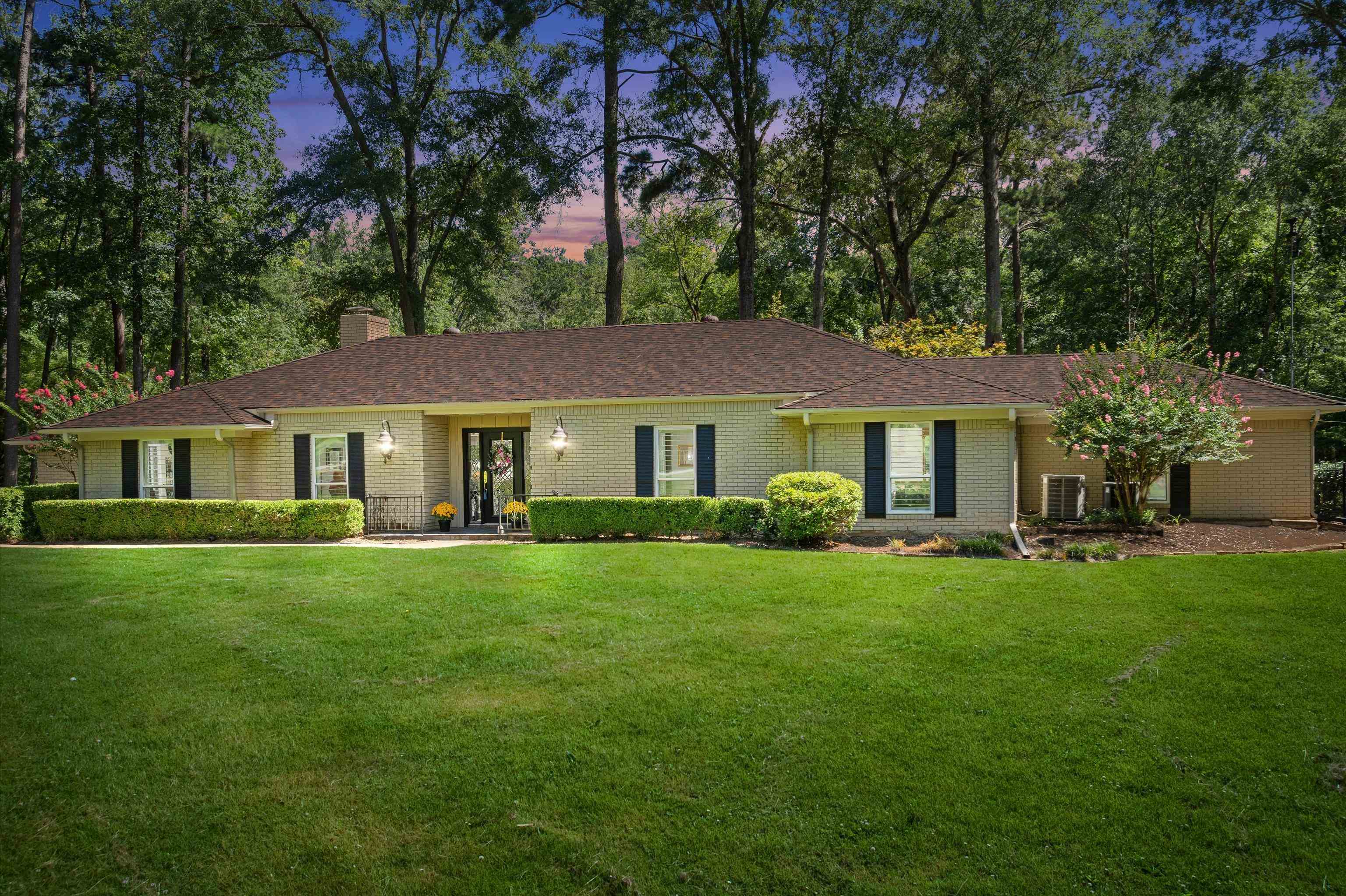 405 Sandy Ln